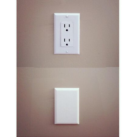 Dreambaby CoverPlug White Plastic Outlet Cover 2 pk