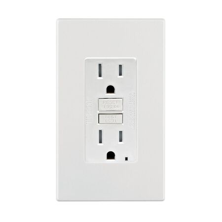 Leviton 15 amps 125 V White Outlet/Wallplate 5-15R 1 pk