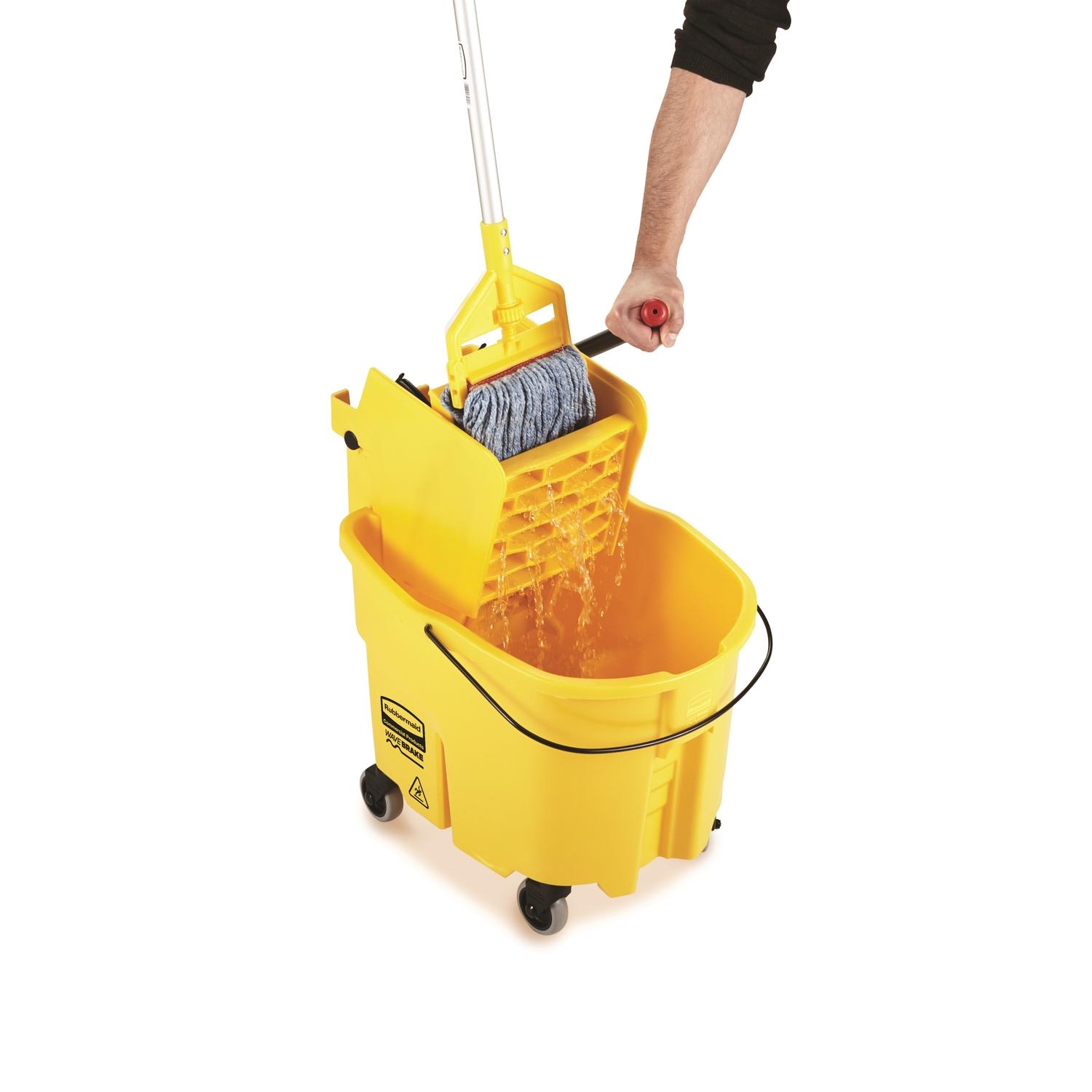 Rubbermaid WaveBrake 35 qt Mop Bucket Yellow