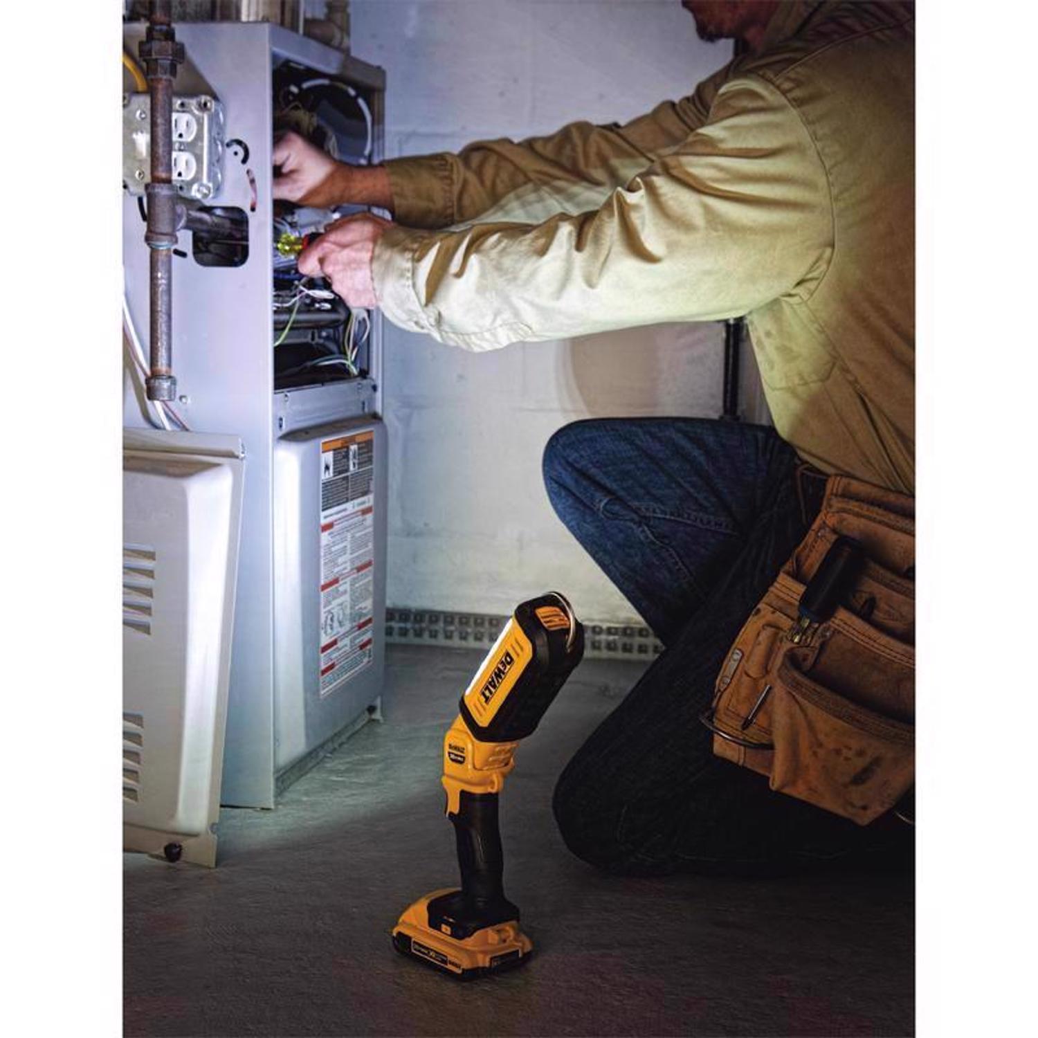 DeWalt 20V MAX 1000 lm Black/Yellow LED Hand Held Area Light
