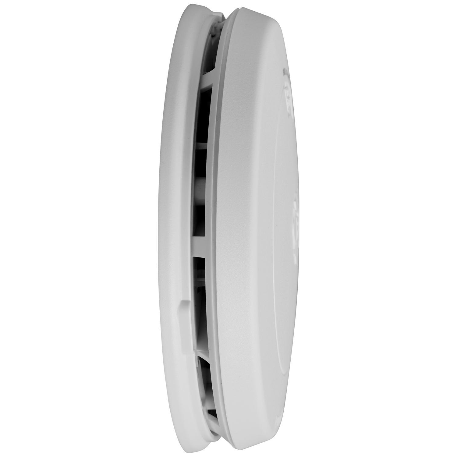 First Alert Slim Battery-Powered Electrochemical/Photoelectric Smoke and Carbon Monoxide Detector 1