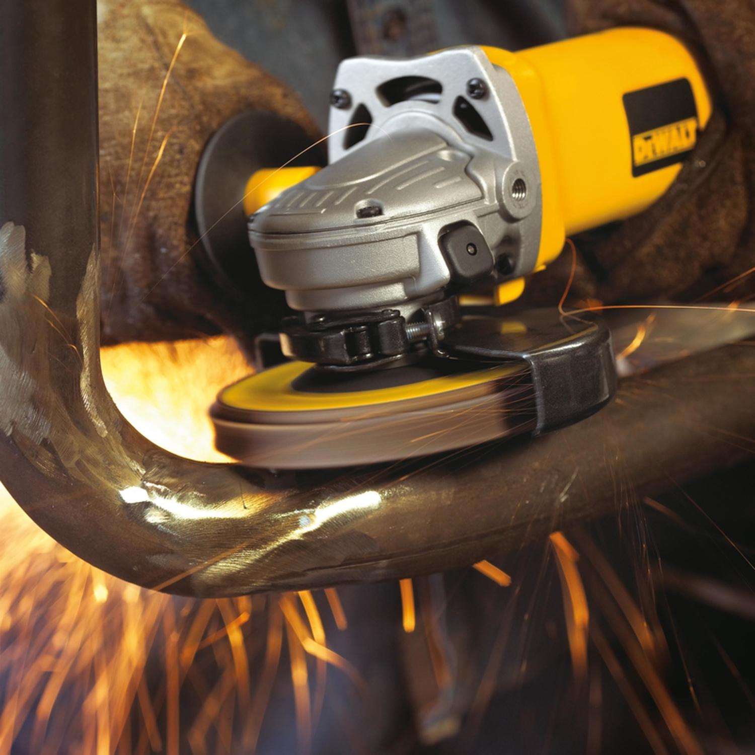 Dewalt XP 4-1/2 in. D X 7/8 in. Zirconia Flap Disc 40 Grit 1 pc