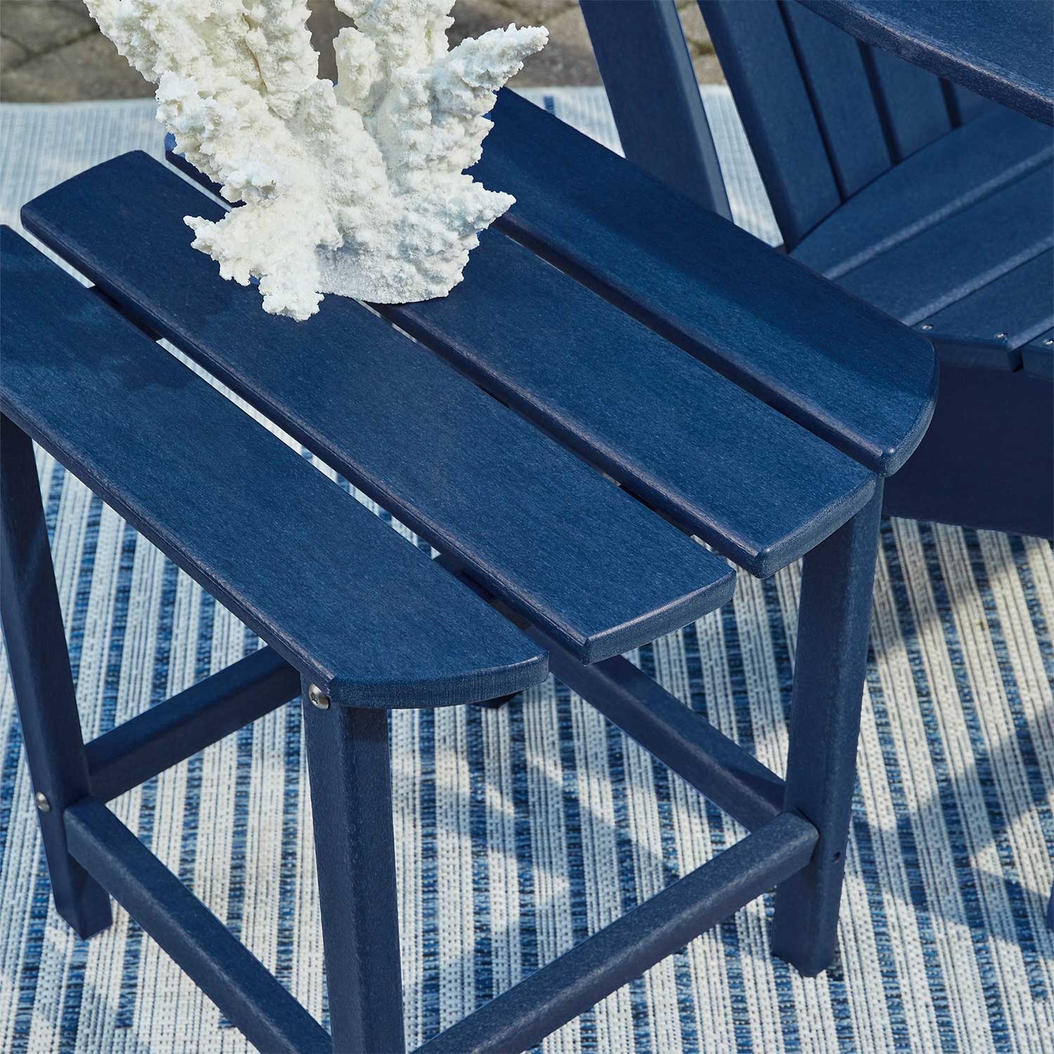 Ashley Furniture Sundown Treasure Adirondack End Table Blue