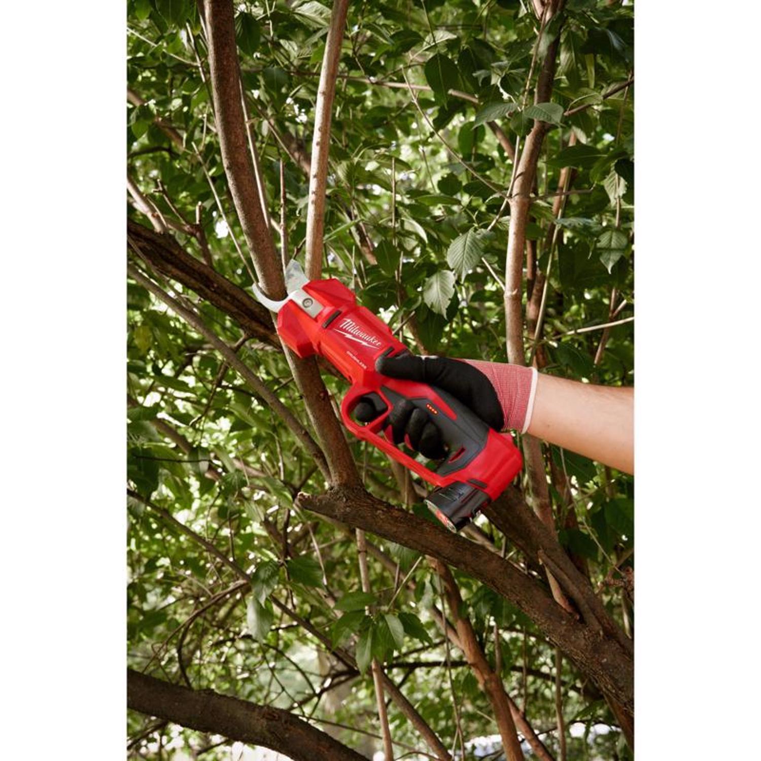 Milwaukee M12 2534-21 Steel Curved Cordless Pruner