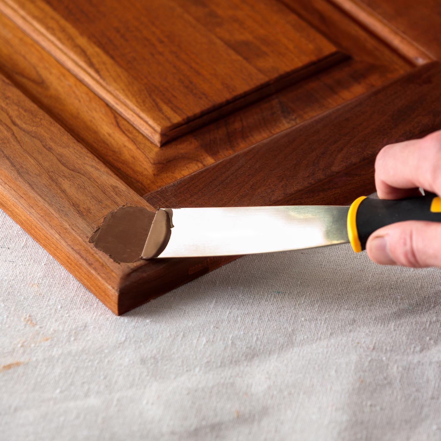 Minwax Color-Matched Walnut Wood Filler 6 oz