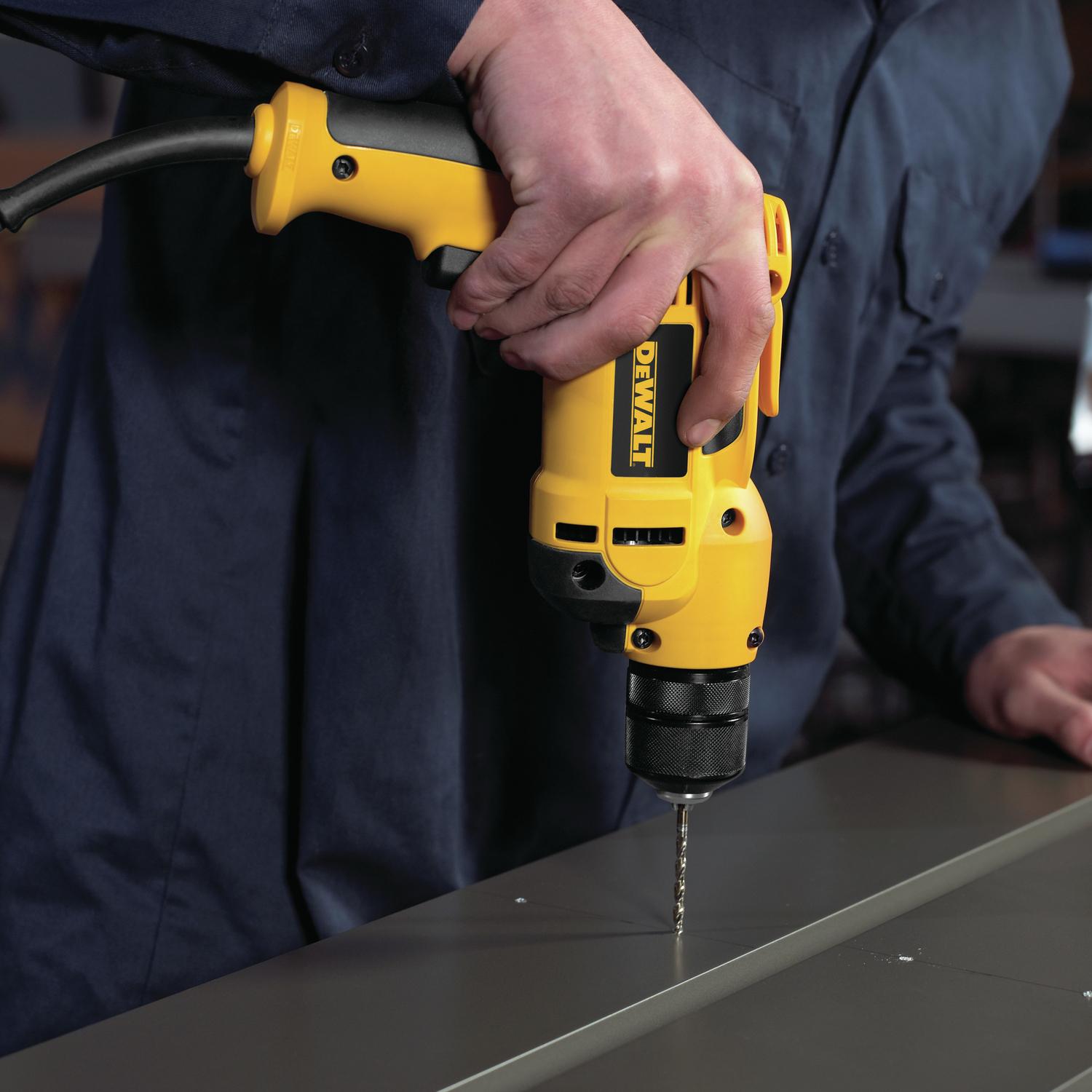 DeWalt 8 amps 3/8 in. VSR Corded Drill