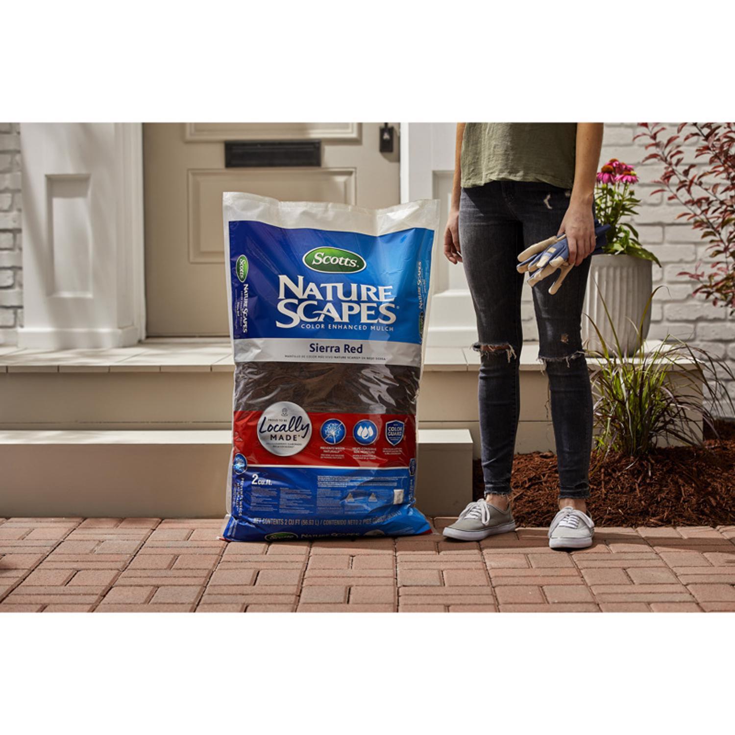 Scotts  Nature Scapes 2 cu. ft. Red Bark Color Enhanced Mulch