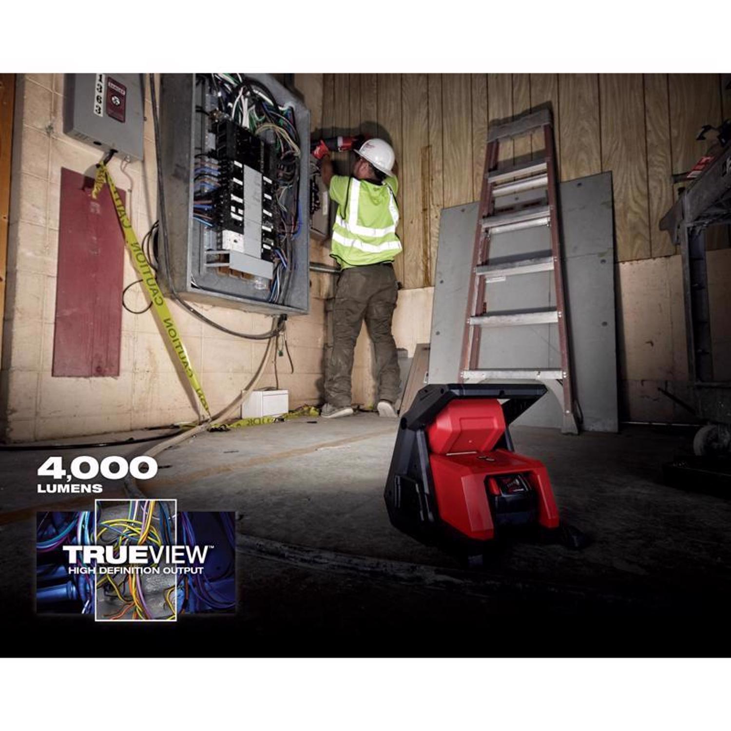 Milwaukee M18 9.69 in. 1-Light 80 W LED Work Light