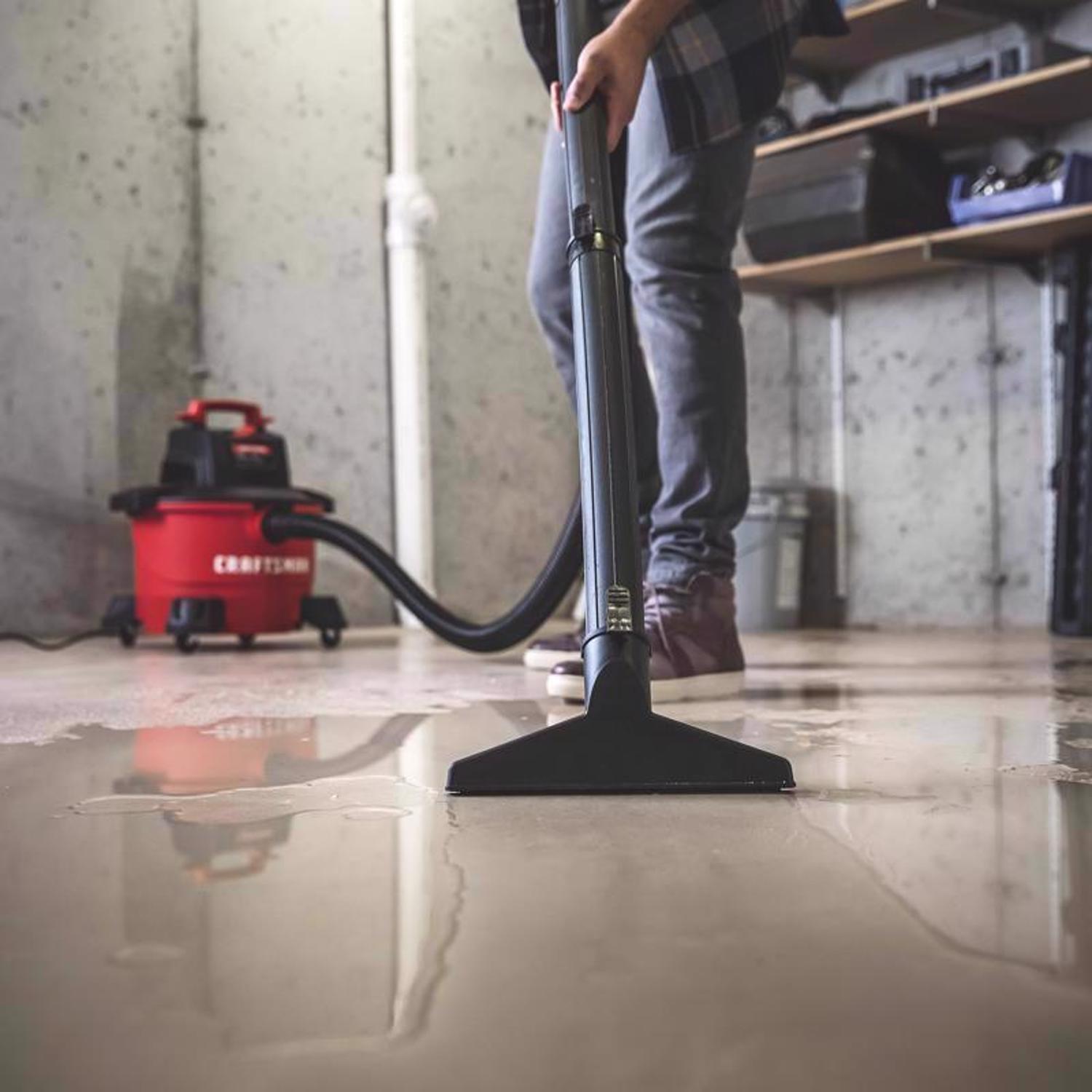 Craftsman 6 gal Corded Wet/Dry Vacuum 7.5 amps 120 V 3.5 HP