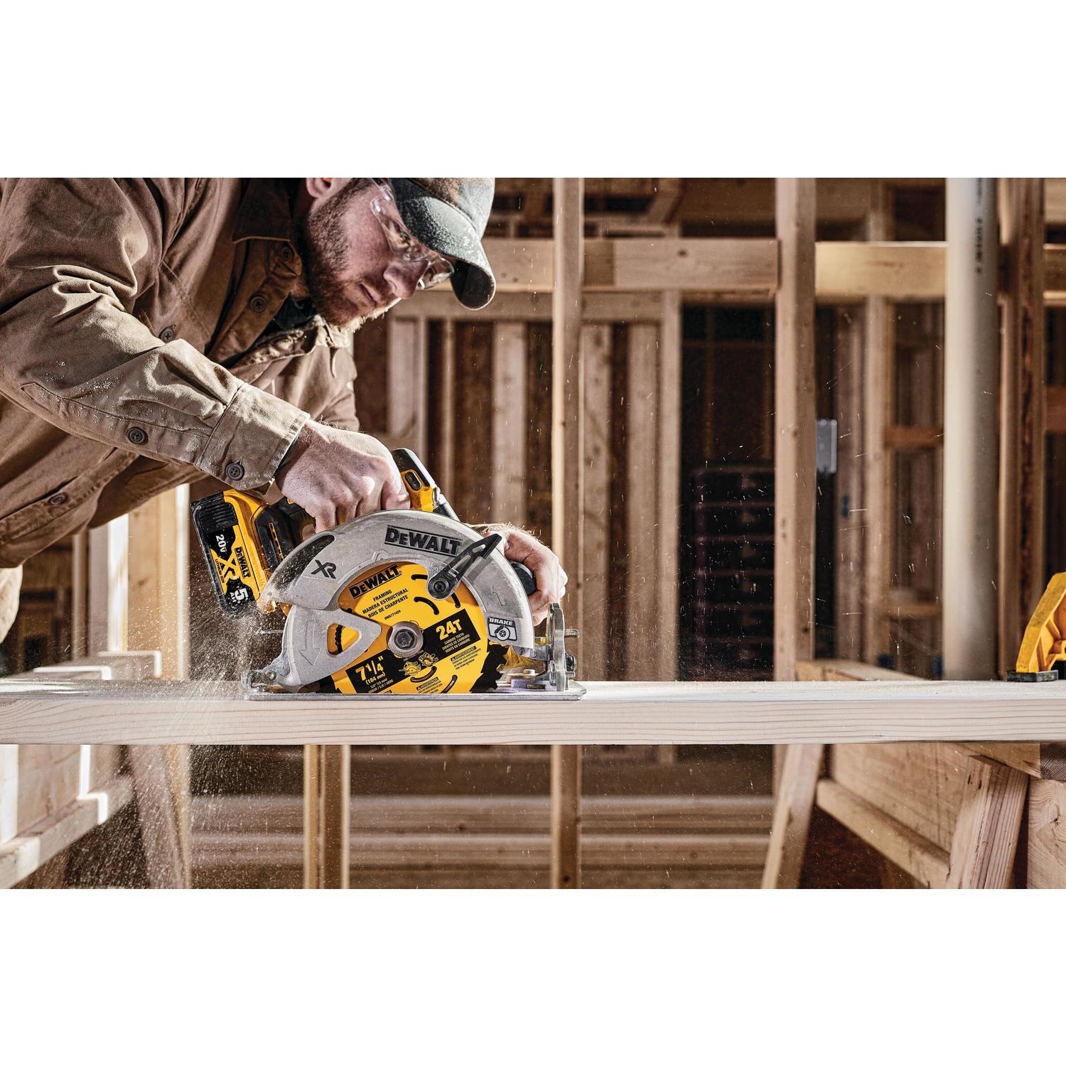 DeWalt 71/4 in. D X 5/8 in. Tungsten Carbide Circular Saw Blade 60