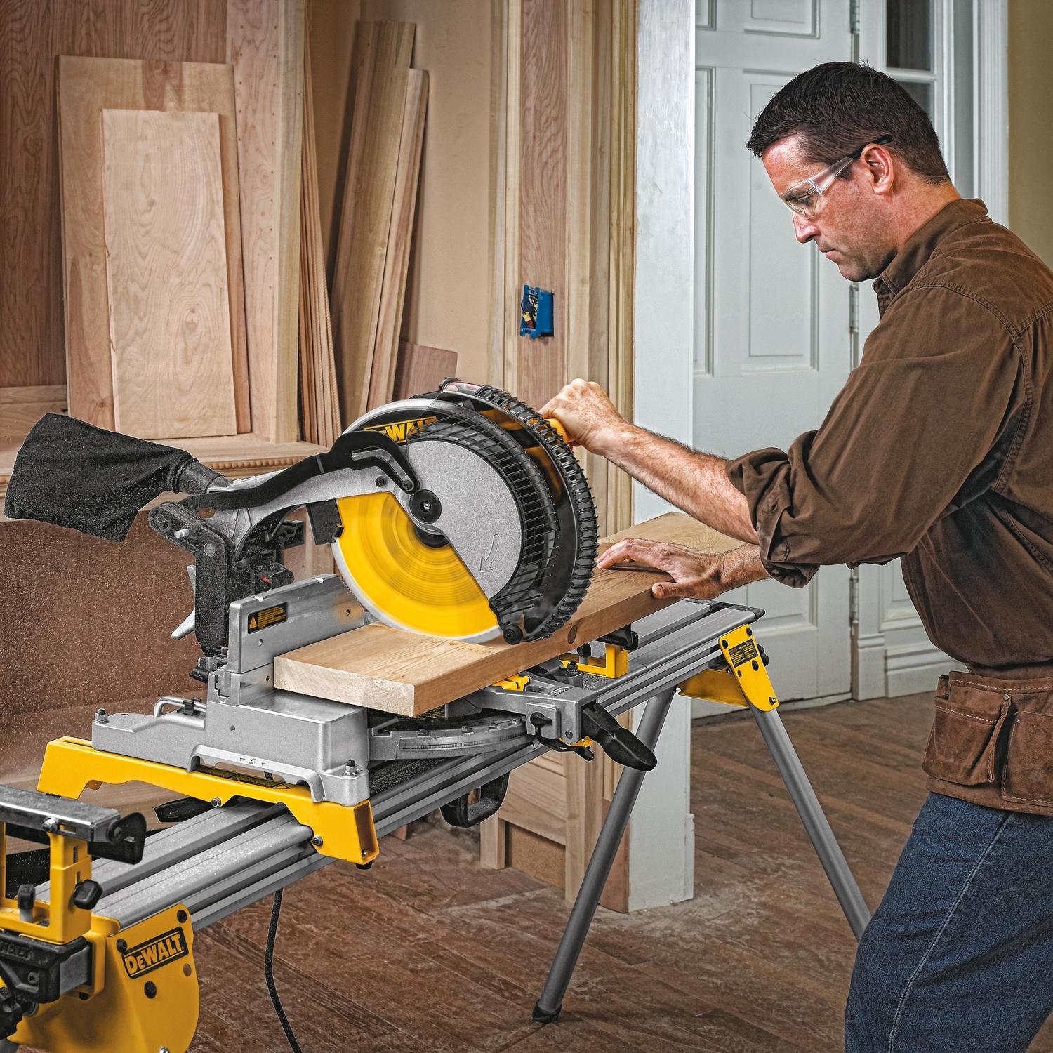 DeWalt 10 in. D X 5/8 in. Carbide Circular Saw Blade 24 teeth 1 pk
