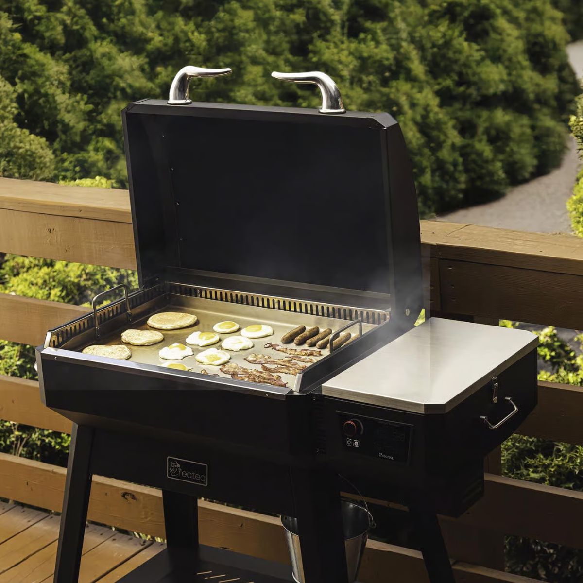 Recteq SmokeStone Wood Pellet WiFi Pellet Griddle Black/Silver