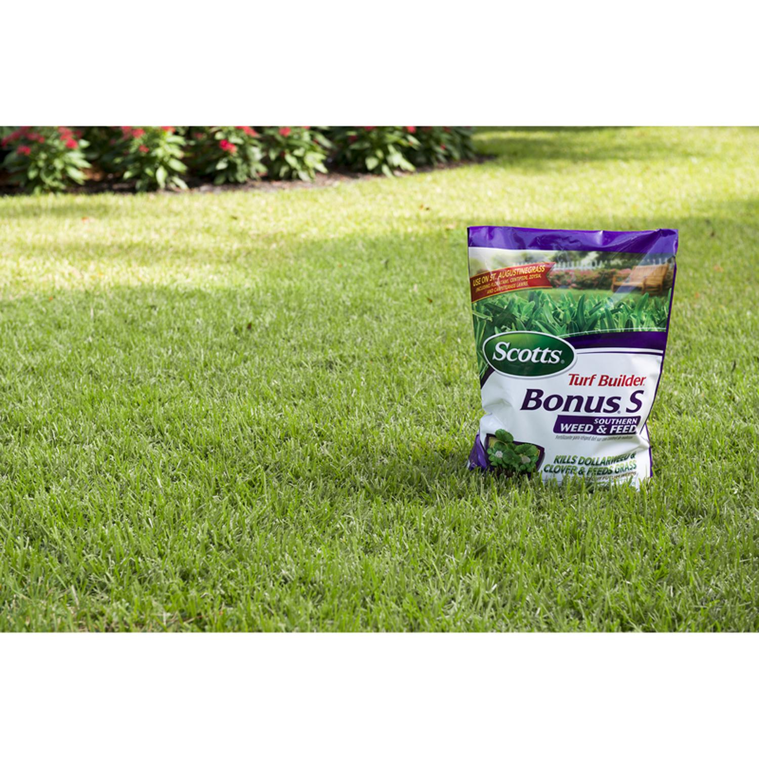 Scotts Turf Builder Bonus S Weed & Feed Southern Lawn Food For Multiple Grass Types 5000 sq ft