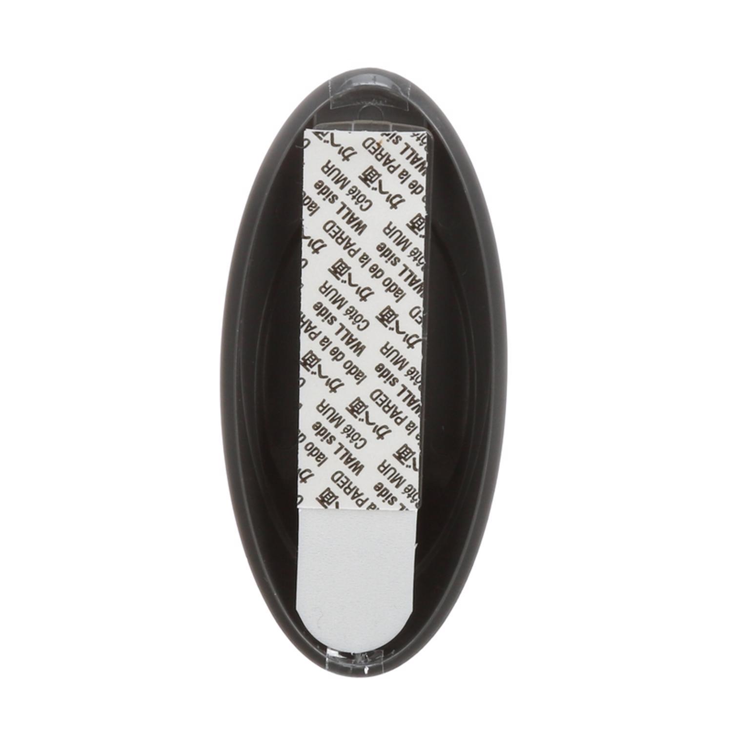 3M Command Medium Plastic Hook 3.25 in. L 2 pk