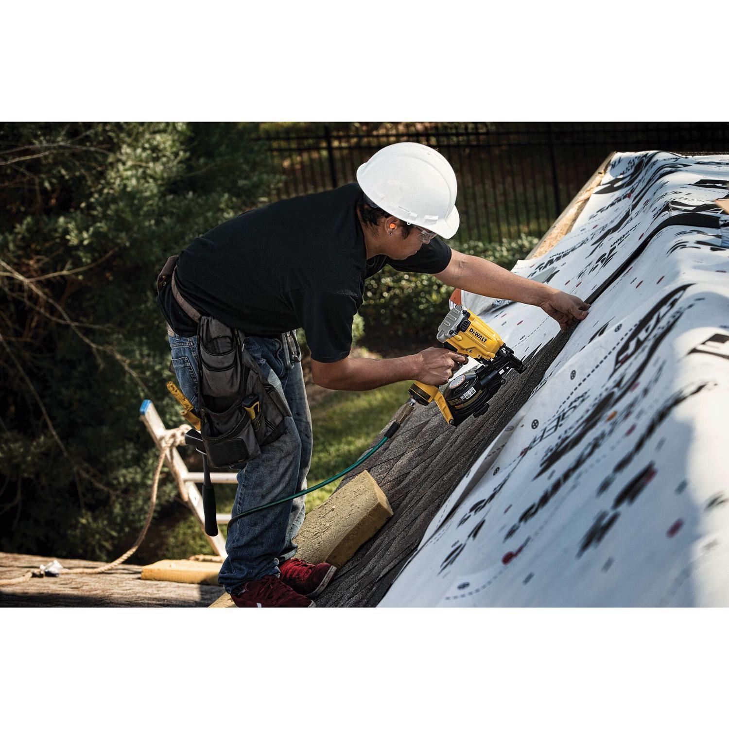 DeWalt 15 deg Coil Roofing Nailer
