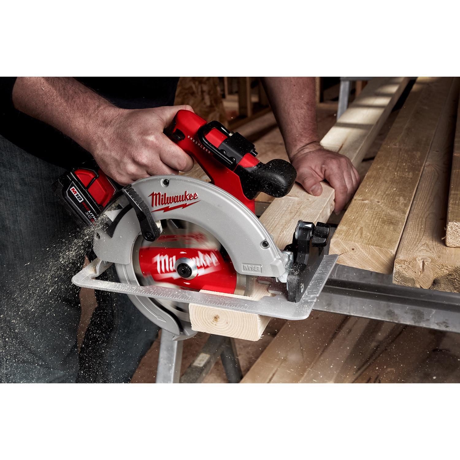 Milwaukee M18 7-1/4 in. Cordless Brushless Circular Saw Tool Only