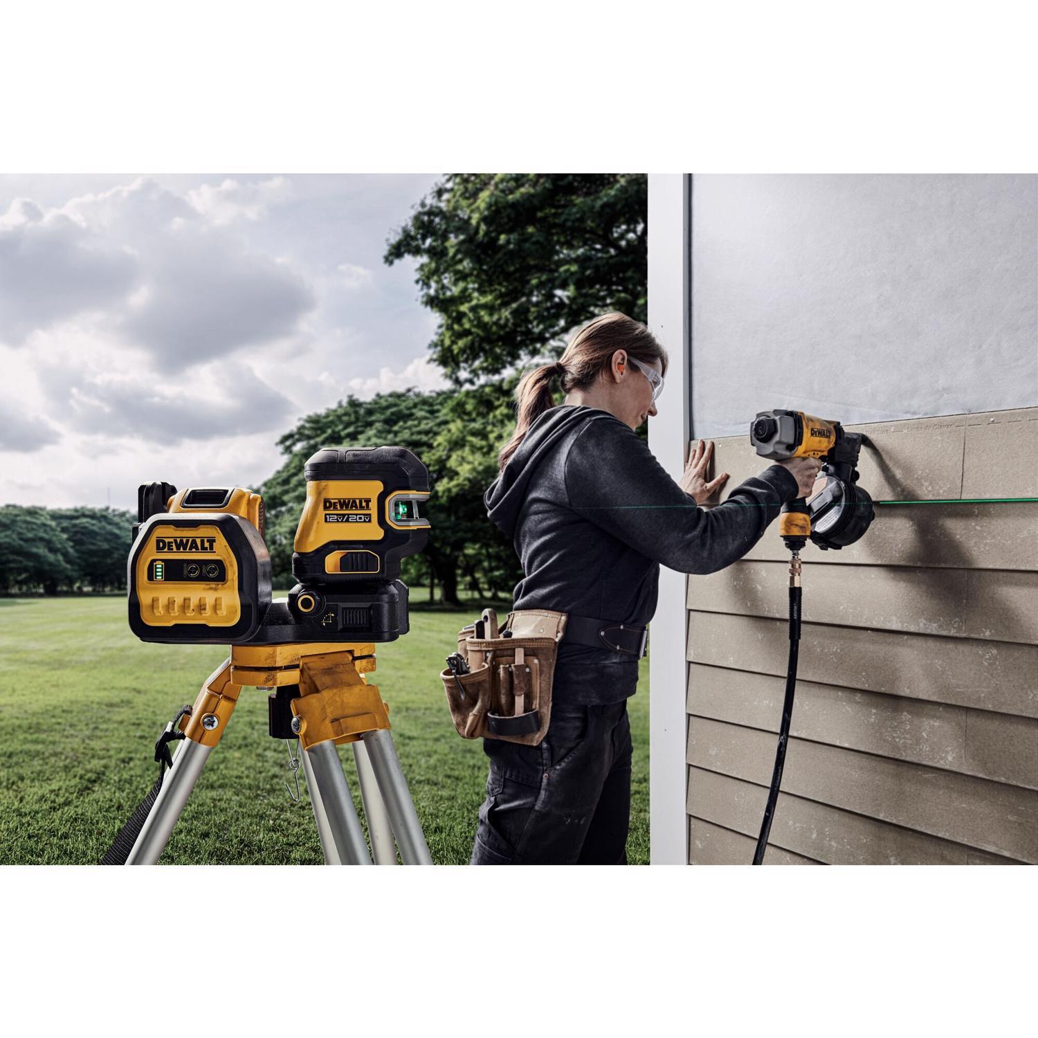 DeWalt XR 5 beam Self Leveling Cross-Line Laser 4 pc