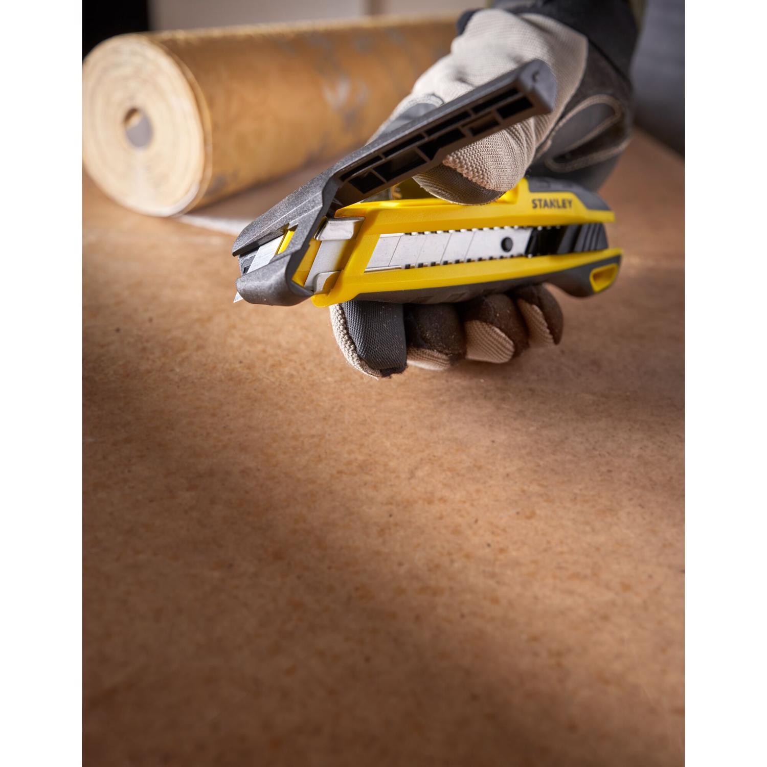 Stanley 6.10 in. Snap Knife Black/Yellow 1 pc