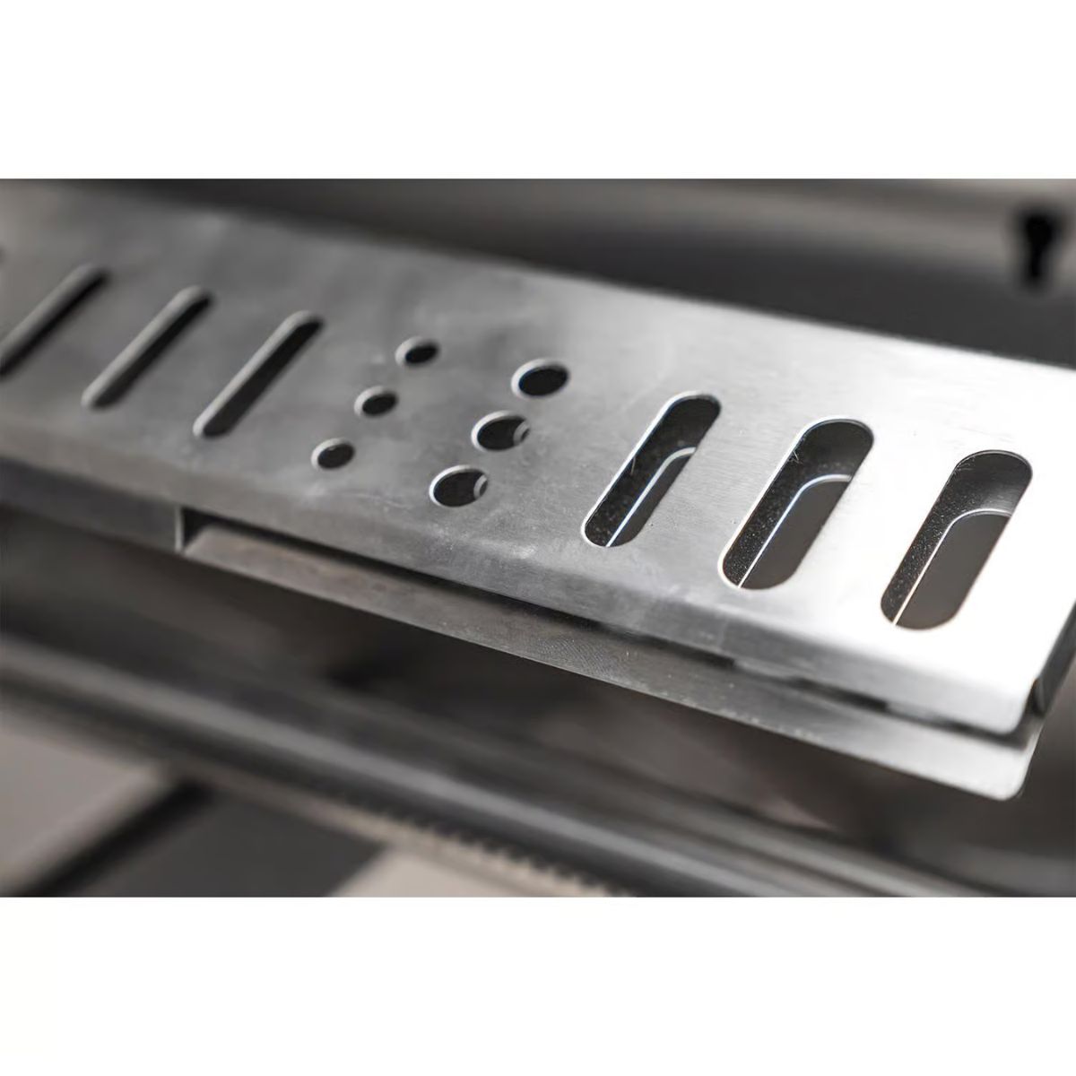 Mont Alpi MAI805-BSS 6 Burner Natural Gas/Propane Grill Black/Silver