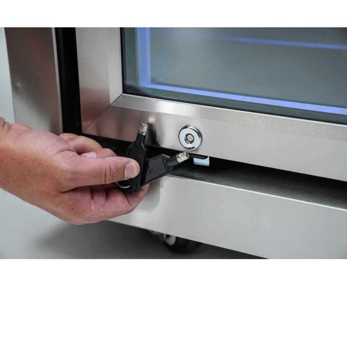 Mont Alpi Outdoor Refrigerator / Lockable, Blue LED Lights
