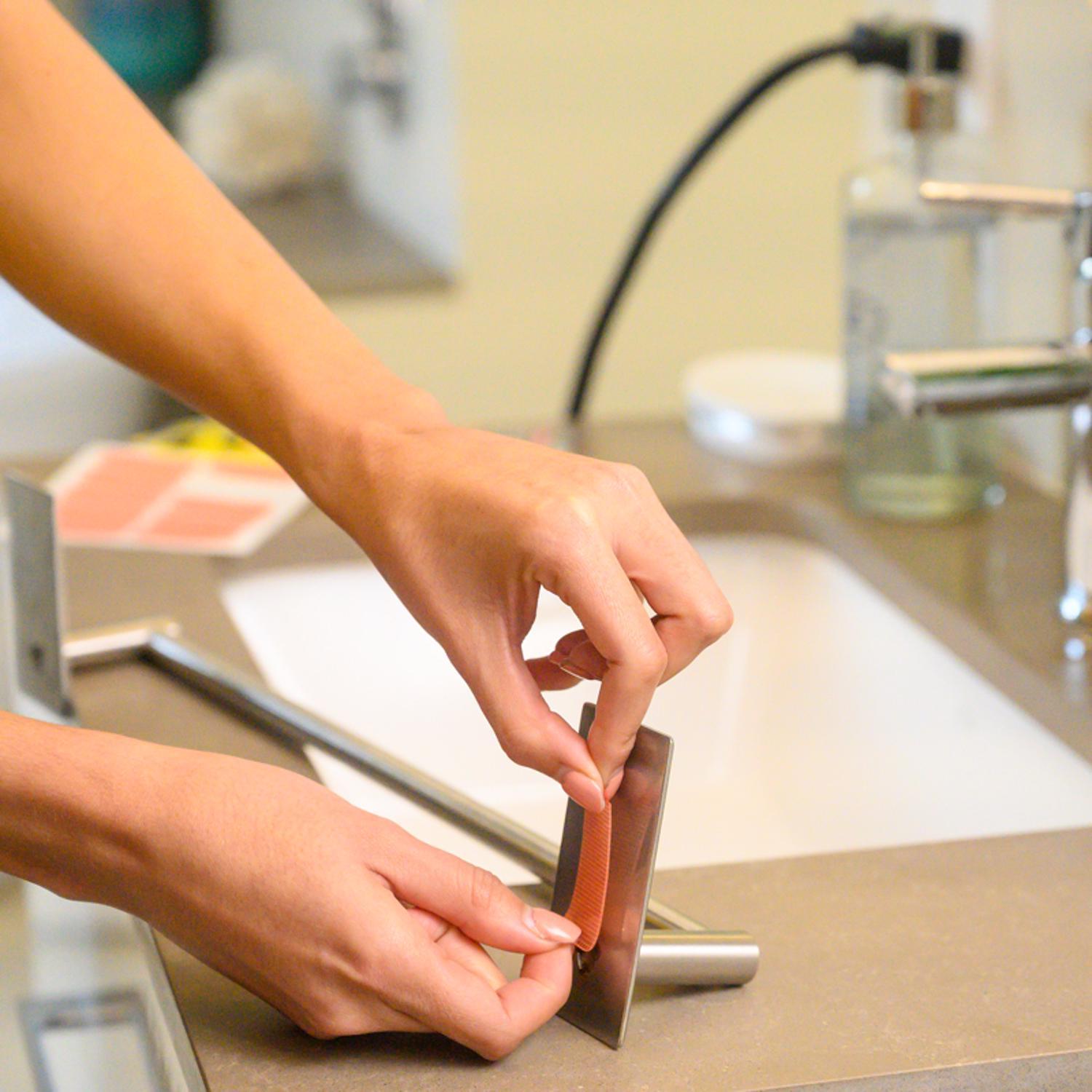 The Original Super Glue Super Strong 1.8 in. L X 0.68 in. W Double-Sided Mounting Strips