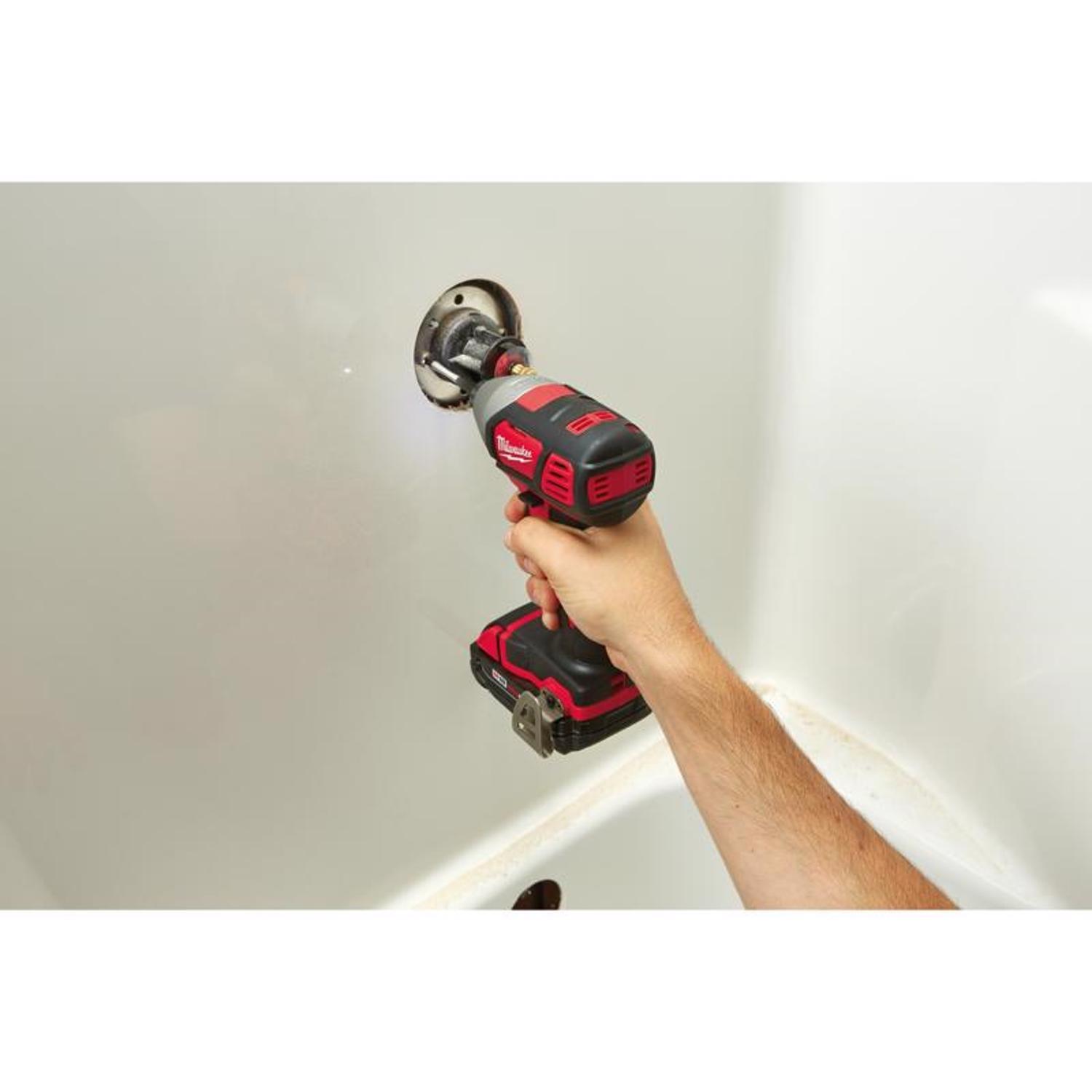 Milwaukee M18 1/4 in. Cordless Brushed Impact Driver Kit (Battery & Charger)