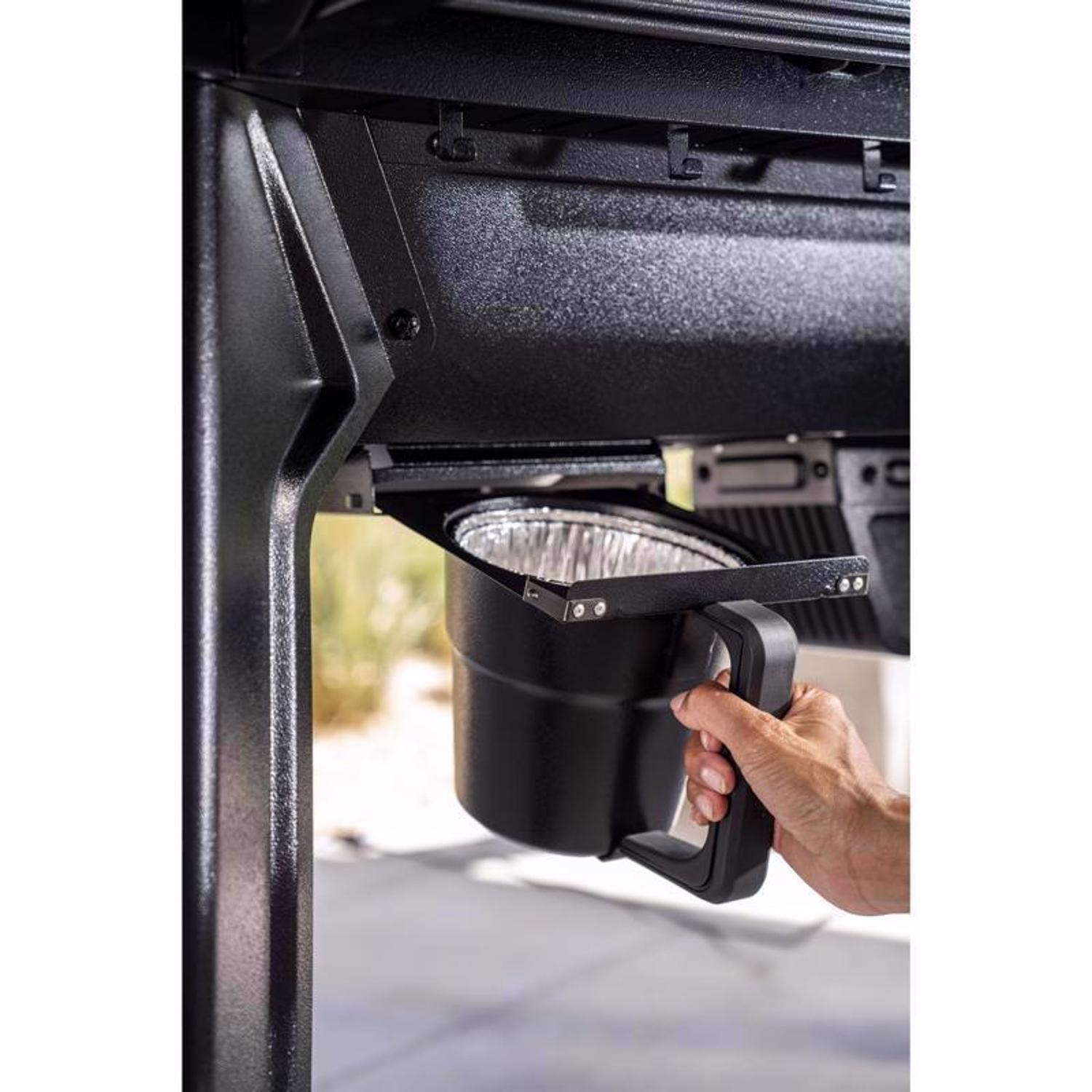Traeger Woodridge Wood Pellet WiFi Grill Black