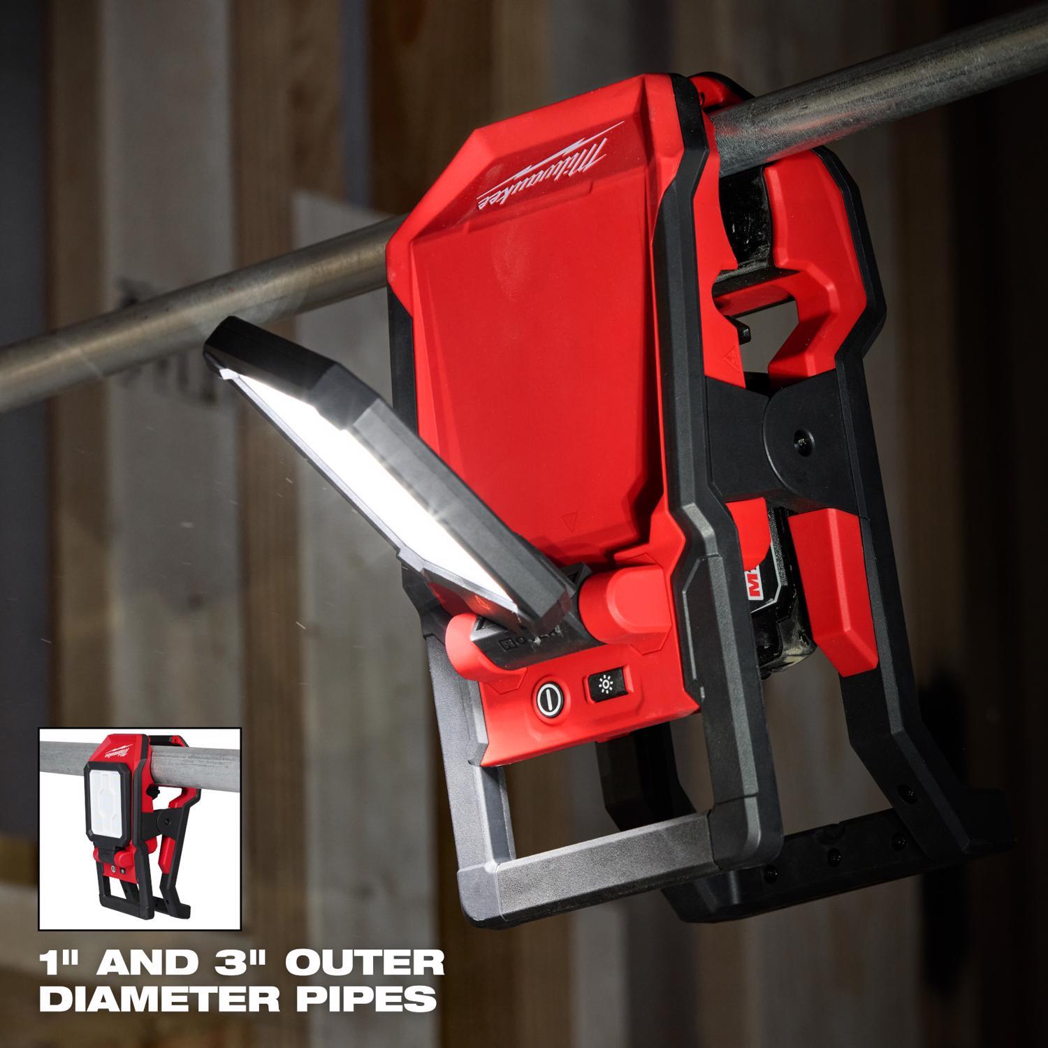 Milwaukee M18 Rover 2000 lm LED Battery Handheld Flood Light