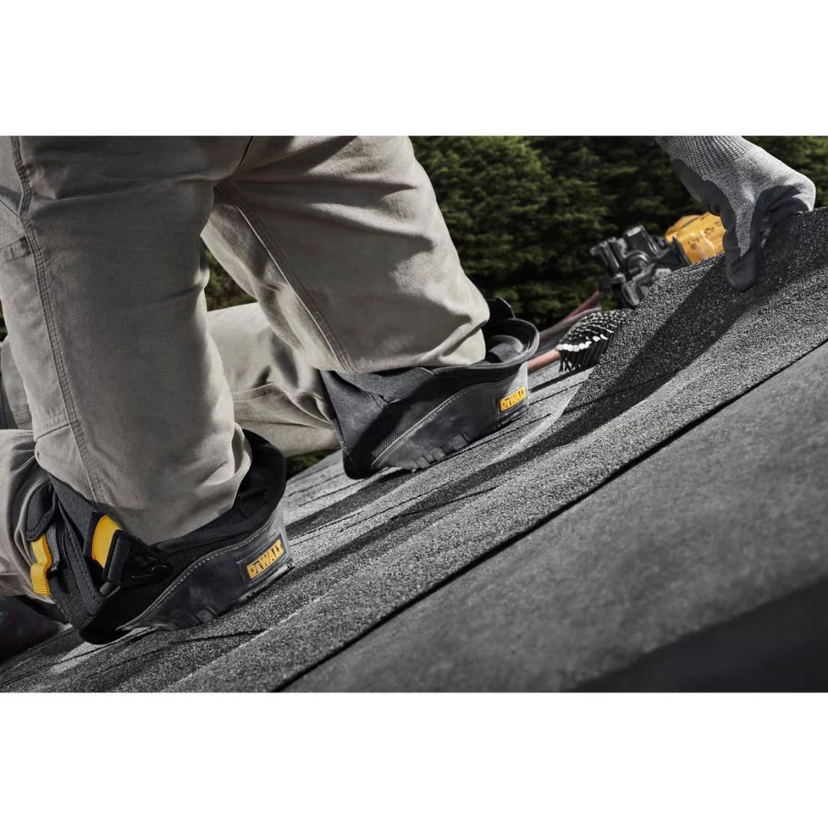 DEWALT 9.3 in. L x 7.25 in. W Gel/Thermoplastic Elastomers Stabilized Knee Pads Black/Yellow One Size