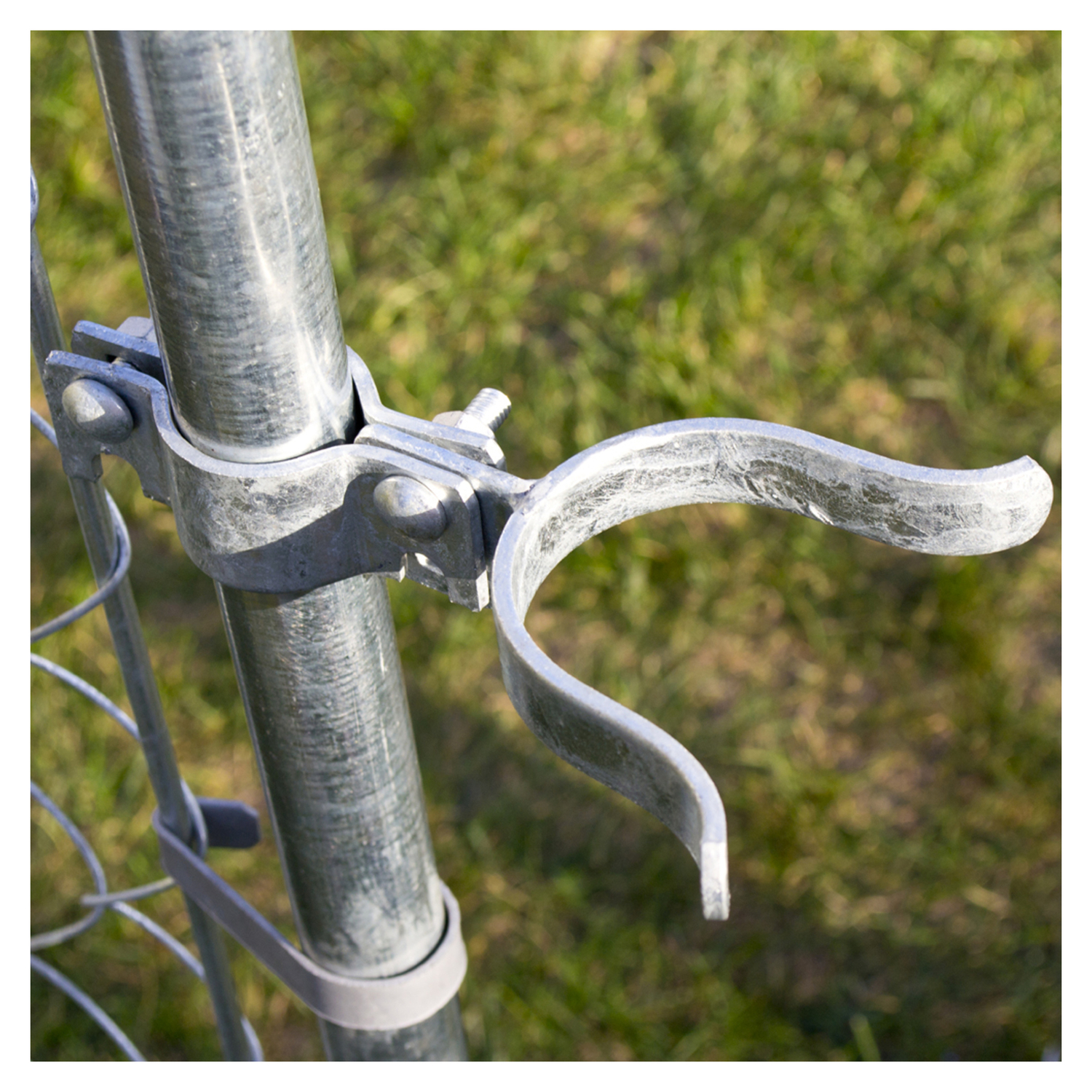Yardgard 1.37in. H x 4.33in. W Steel Fork Latches with Bolt
