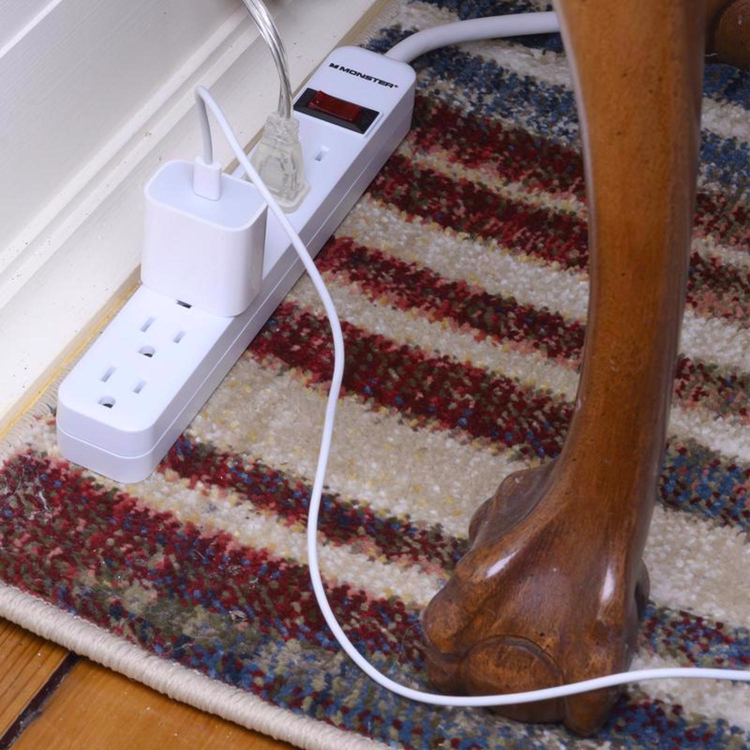 Monster Just Power It Up 2.5 ft. L 6 outlets Power Strip White