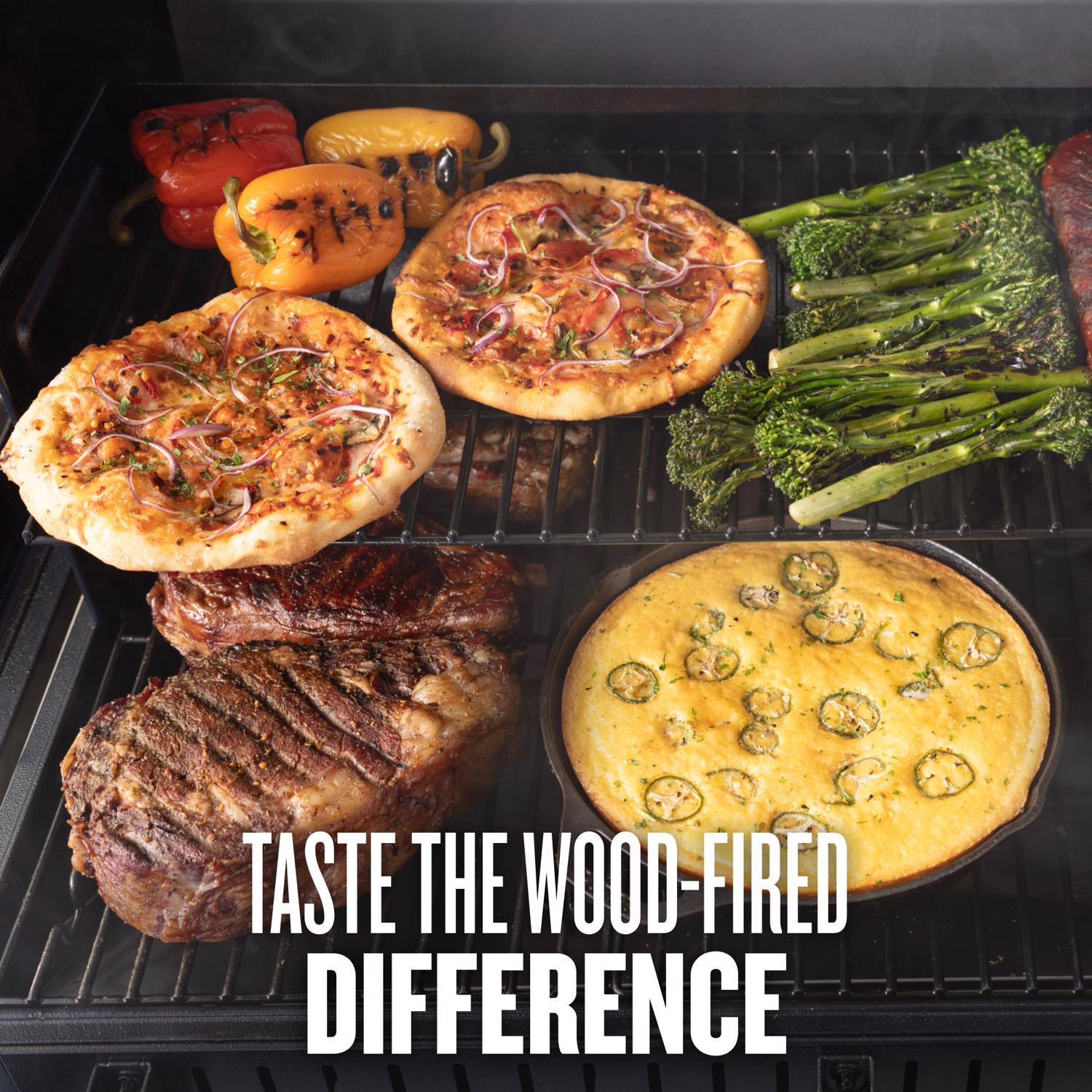 Traeger Woodridge Pro Wood Pellet WiFi Grill Black