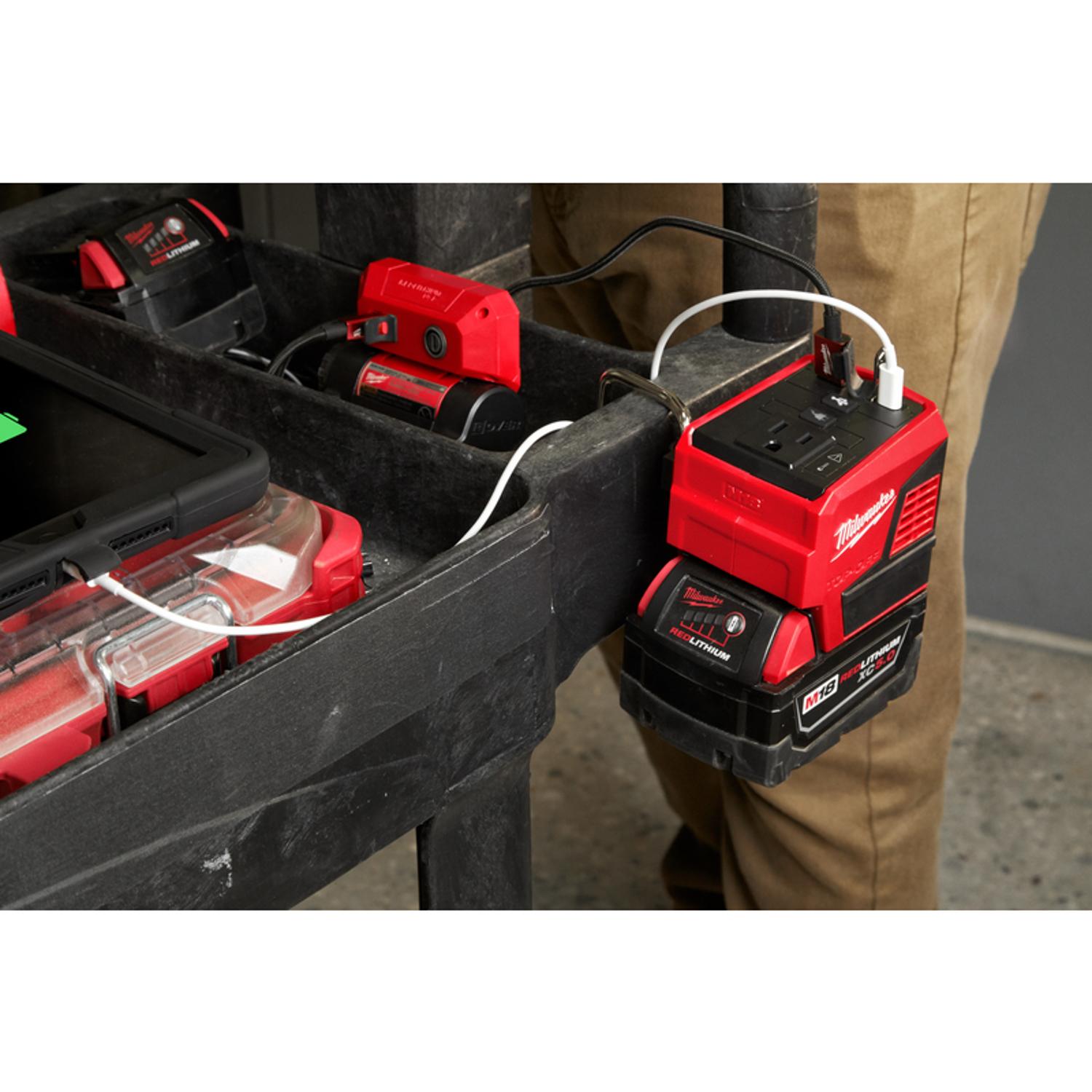 Milwaukee M18 Top-Off Lithium-Ion 175W Power Supply 1 pc