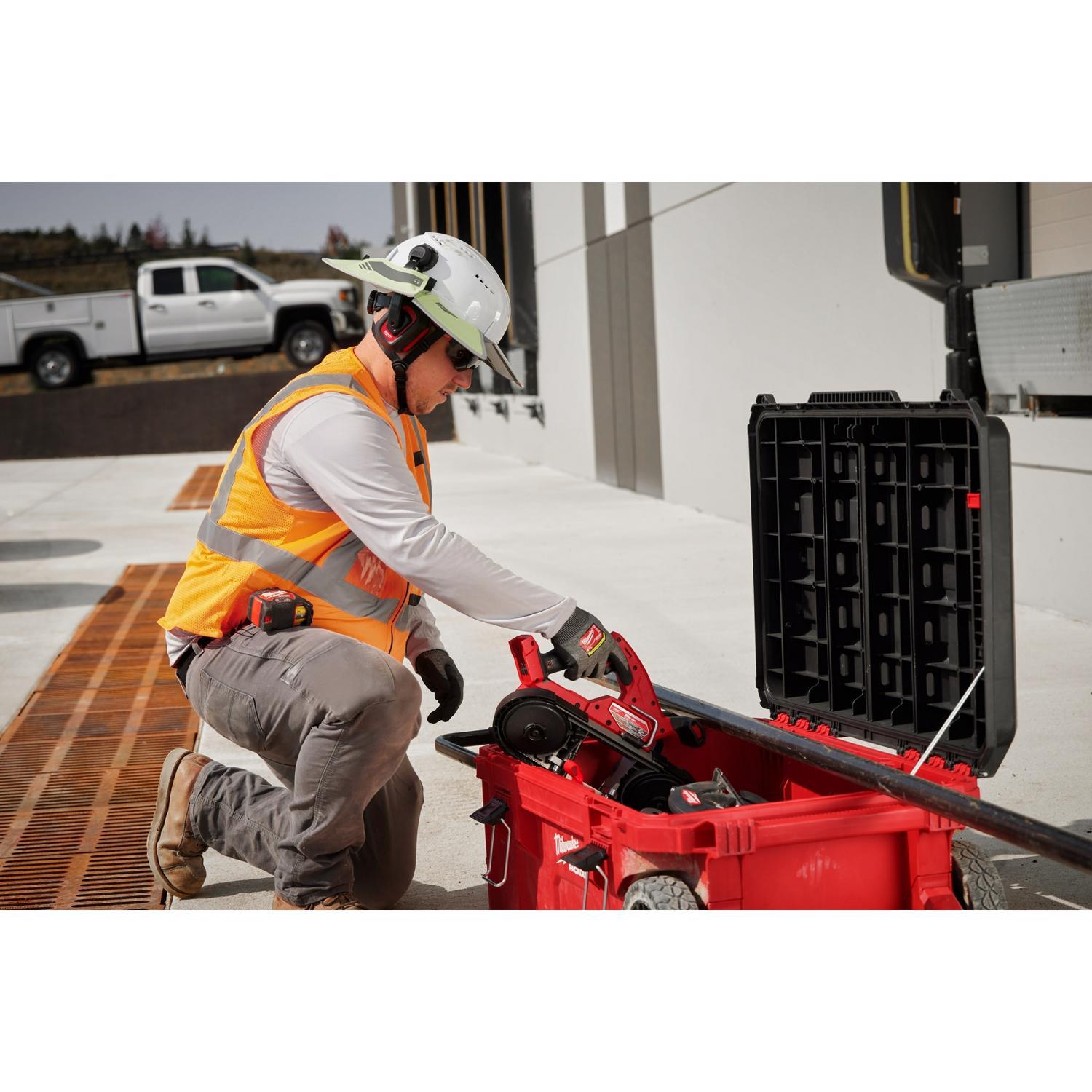 Milwaukee Bolt 24 dB PPE Ear Muffs Black/Red 1 each