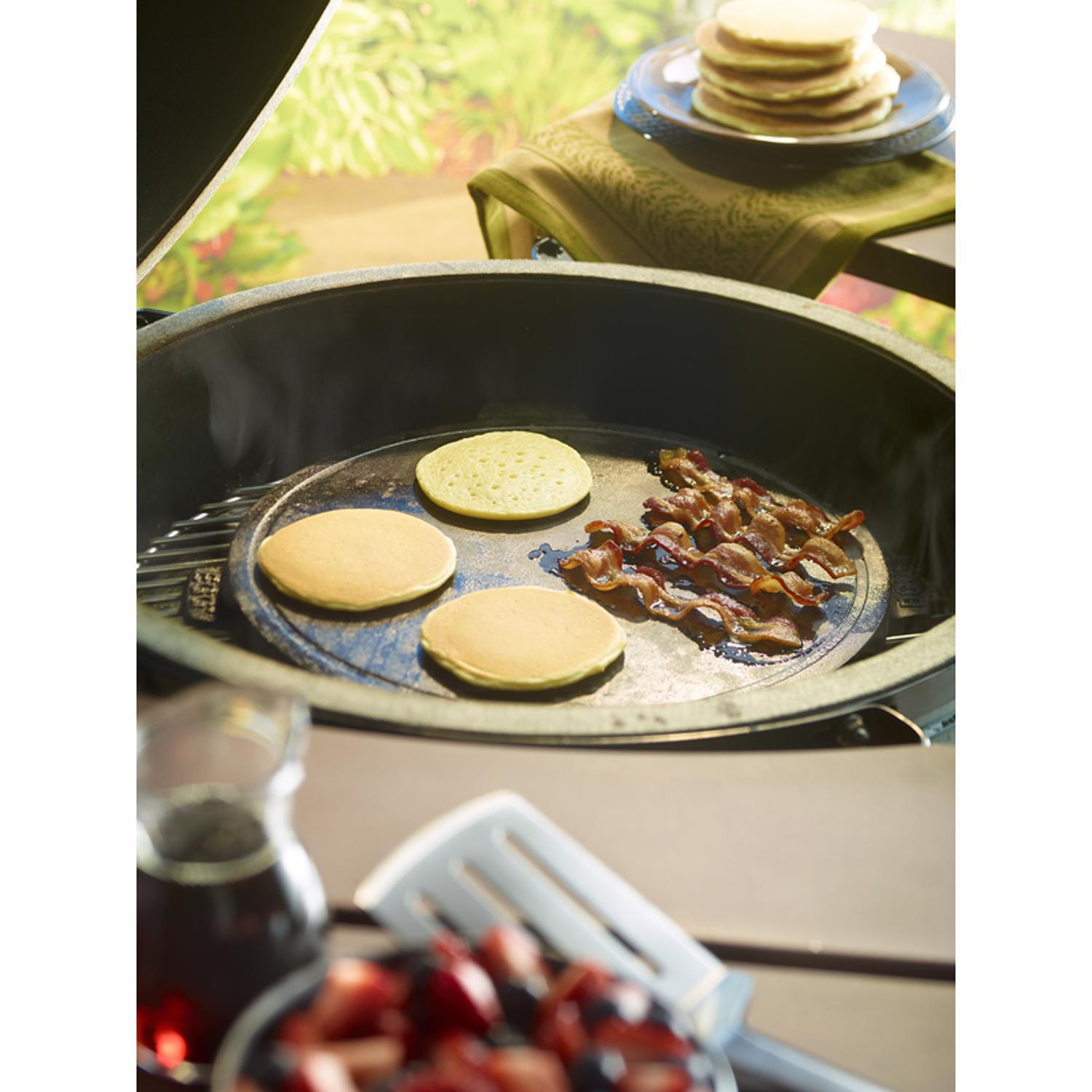 Big Green Egg Cast Iron Plancha Griddle 14 in. L X 14 in. W