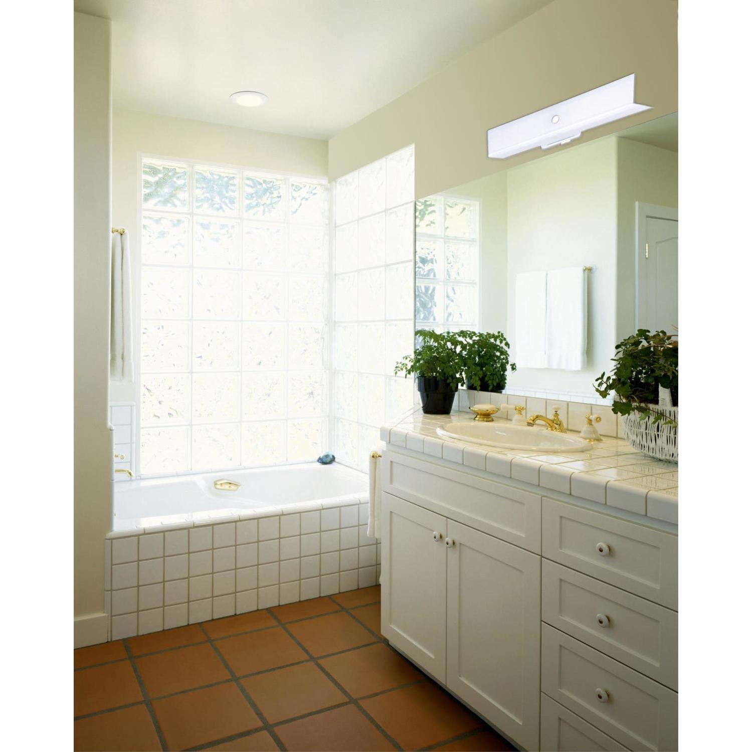 Westinghouse White 2 Lights Incandescent Bathroom Channel Fixture Wall Mount