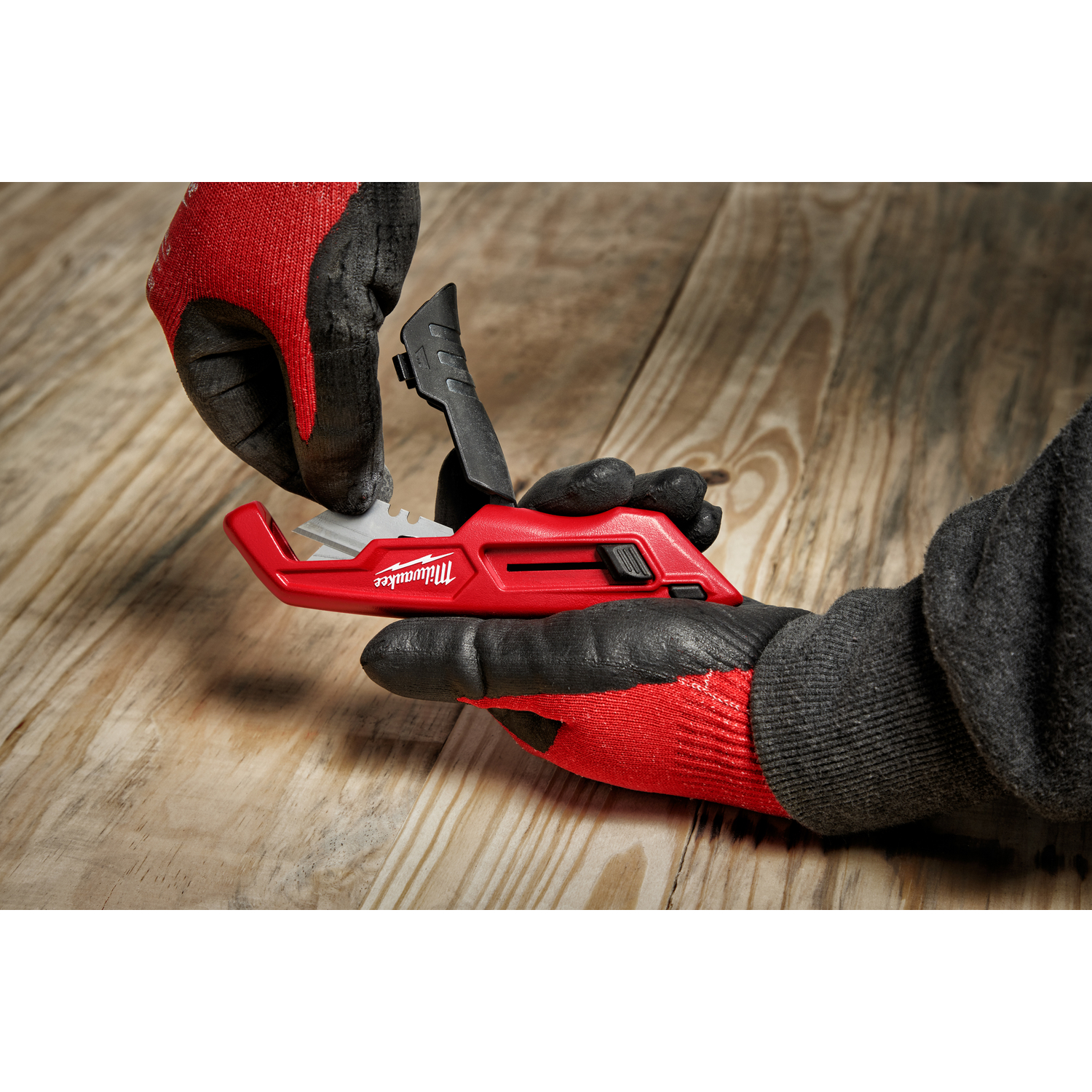 Milwaukee 6.74 in. Side Slide Utility Knife Red 1 pc