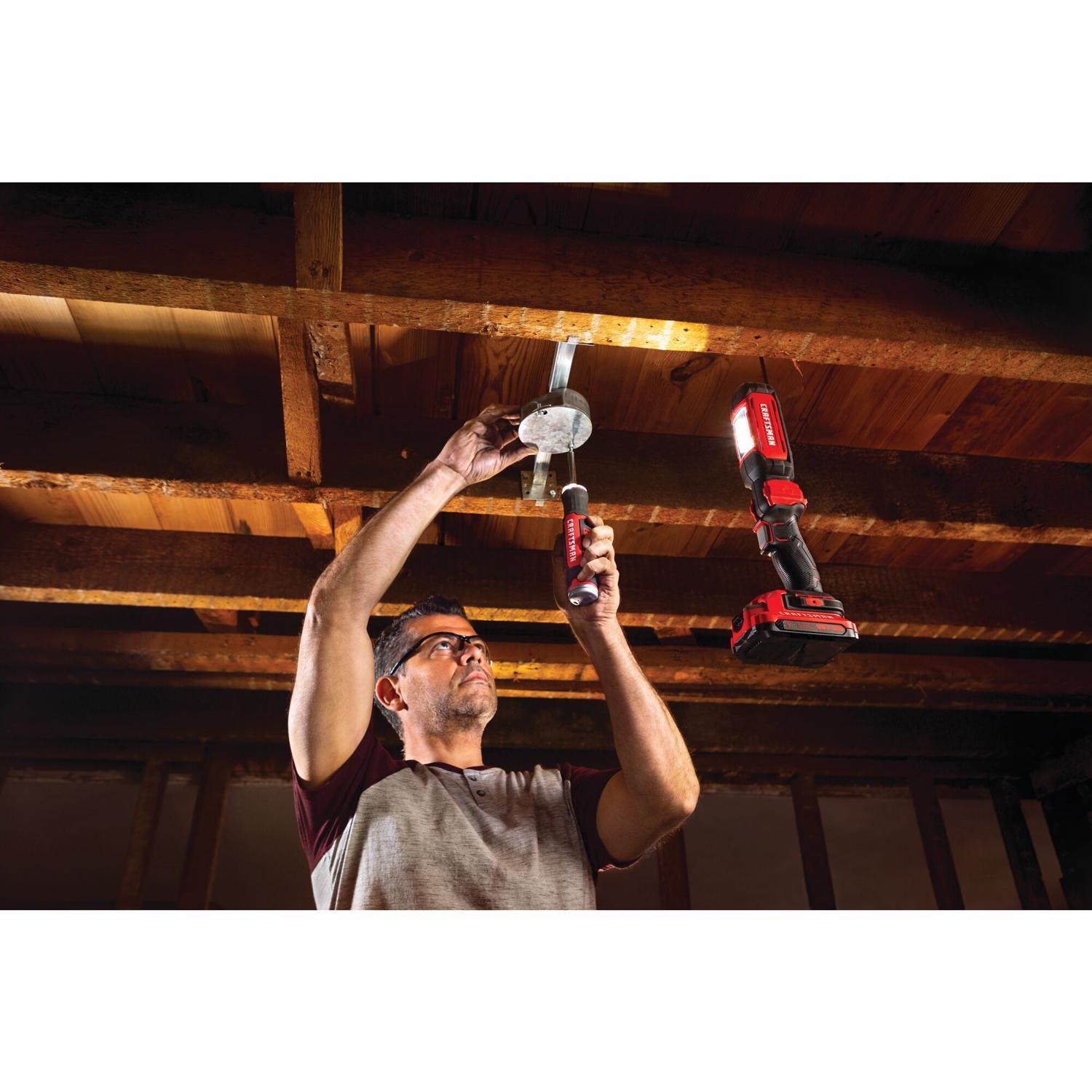 CRAFTSMAN V20 700 lm Red LED Work Light