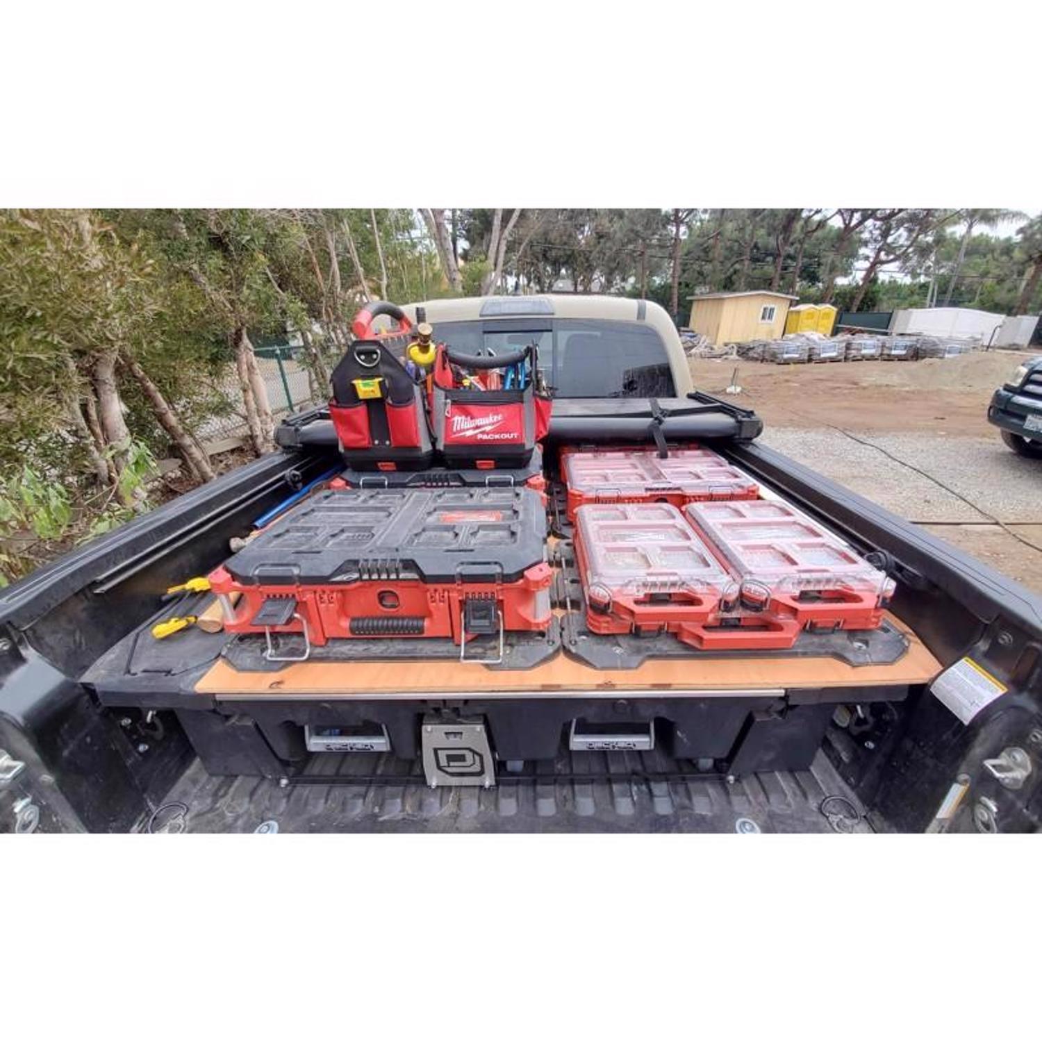 Milwaukee PACKOUT SHOP STORAGE Garage Organizer Mounting Plate Polypropylene Black