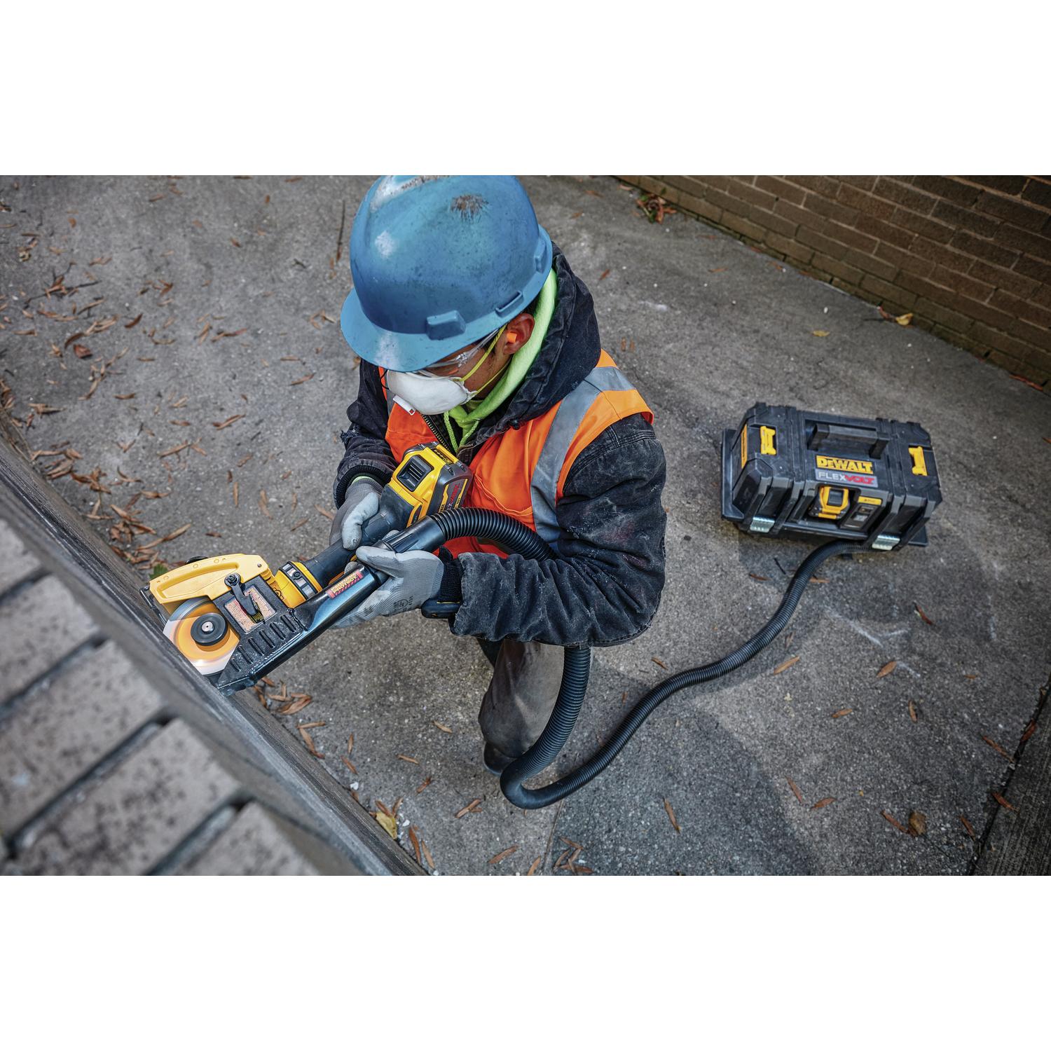 DeWalt 60V Cordless 4-1/2 to 6 in. Grinder Kit (Battery & Charger)