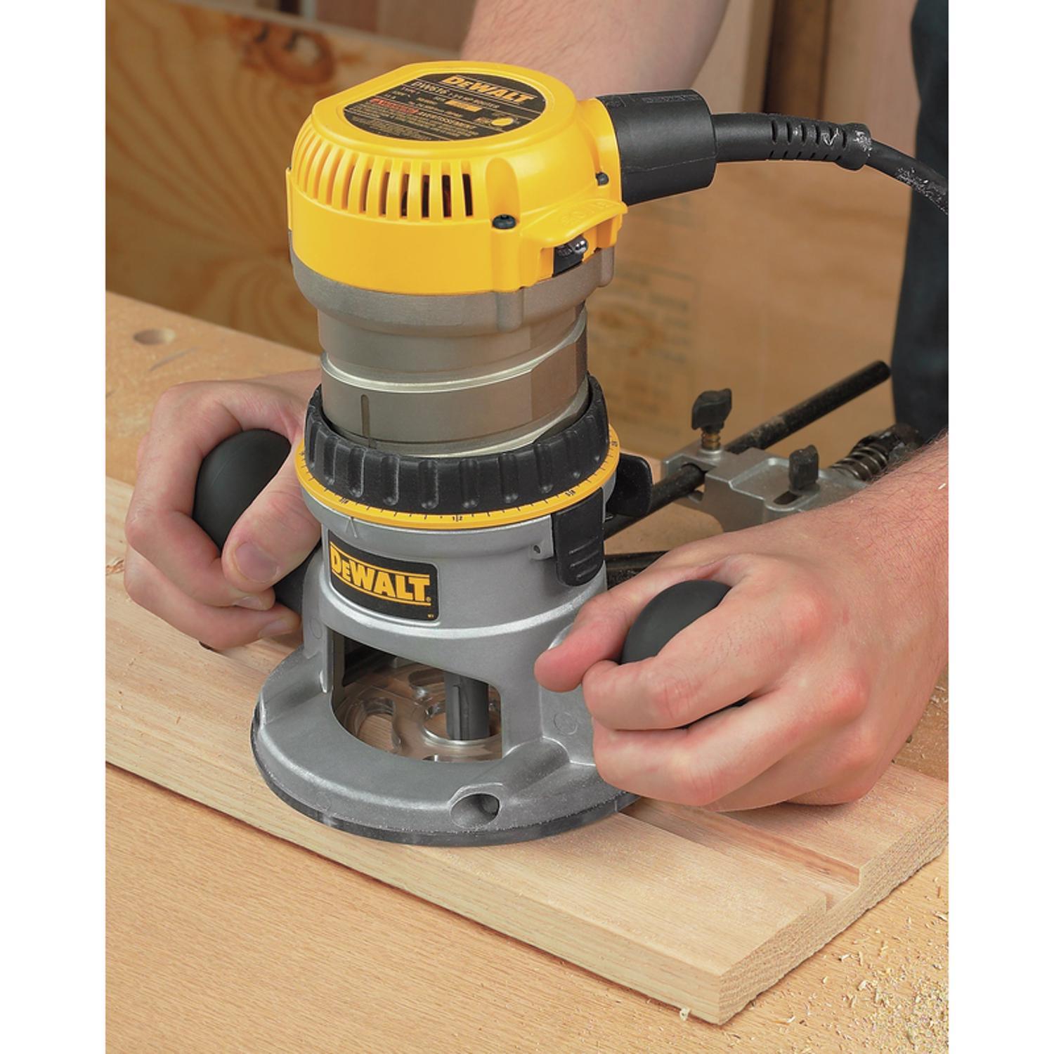 DeWalt 11 amps 1.75 HP Corded Fixed Base Router Kit