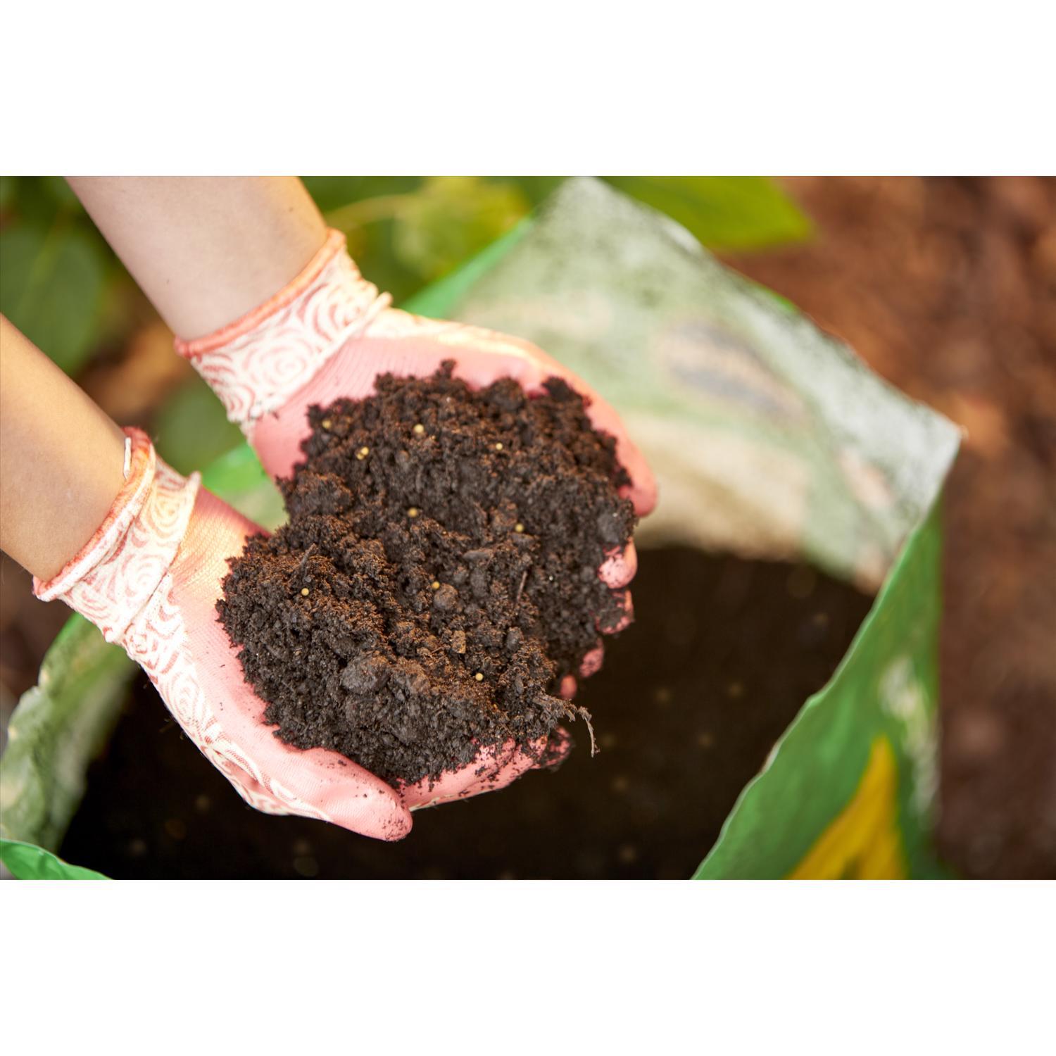 Miracle-Gro All Purpose Garden Soil 1.5 cu ft