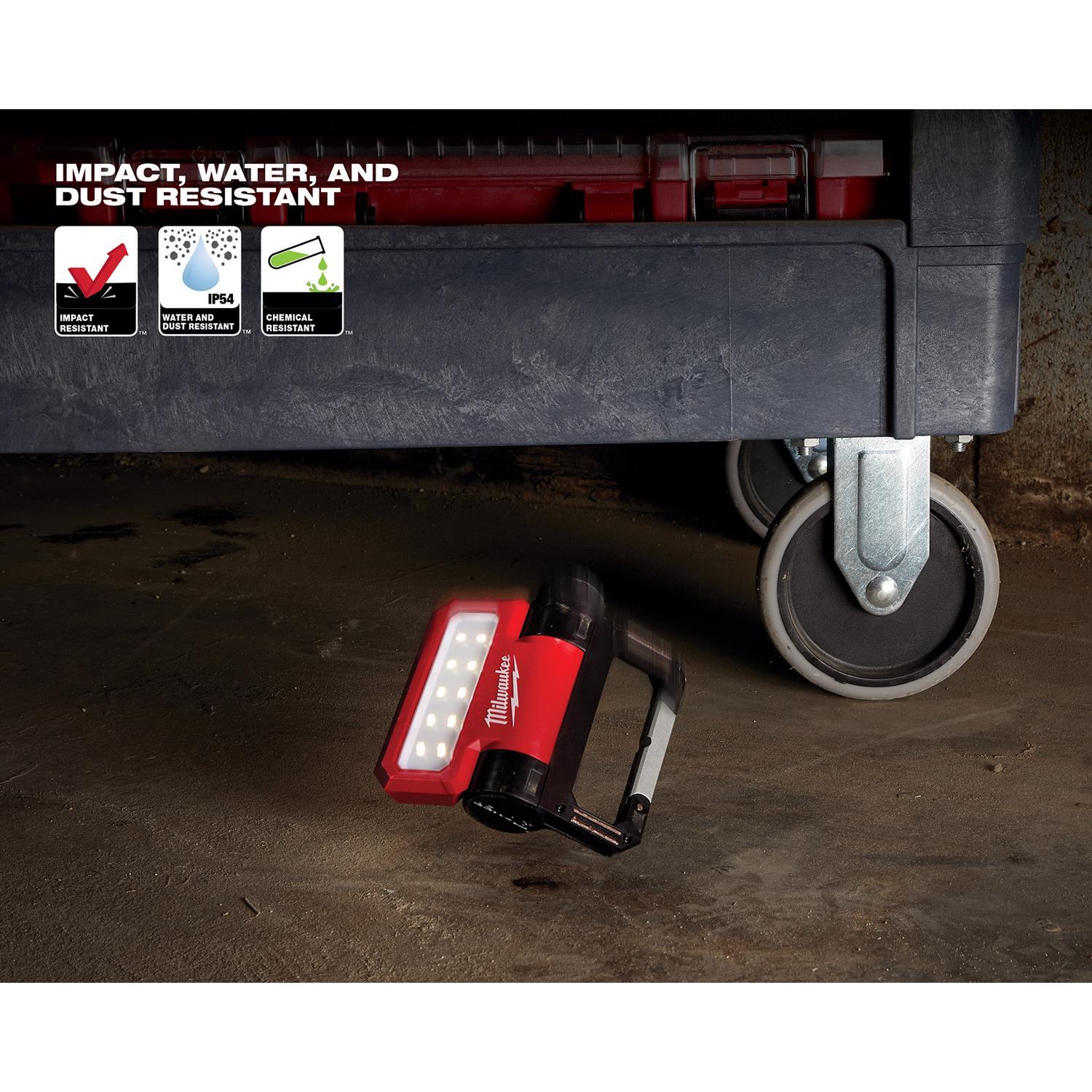 Milwaukee 550 lm Black/Red LED Rechargeable Work Light