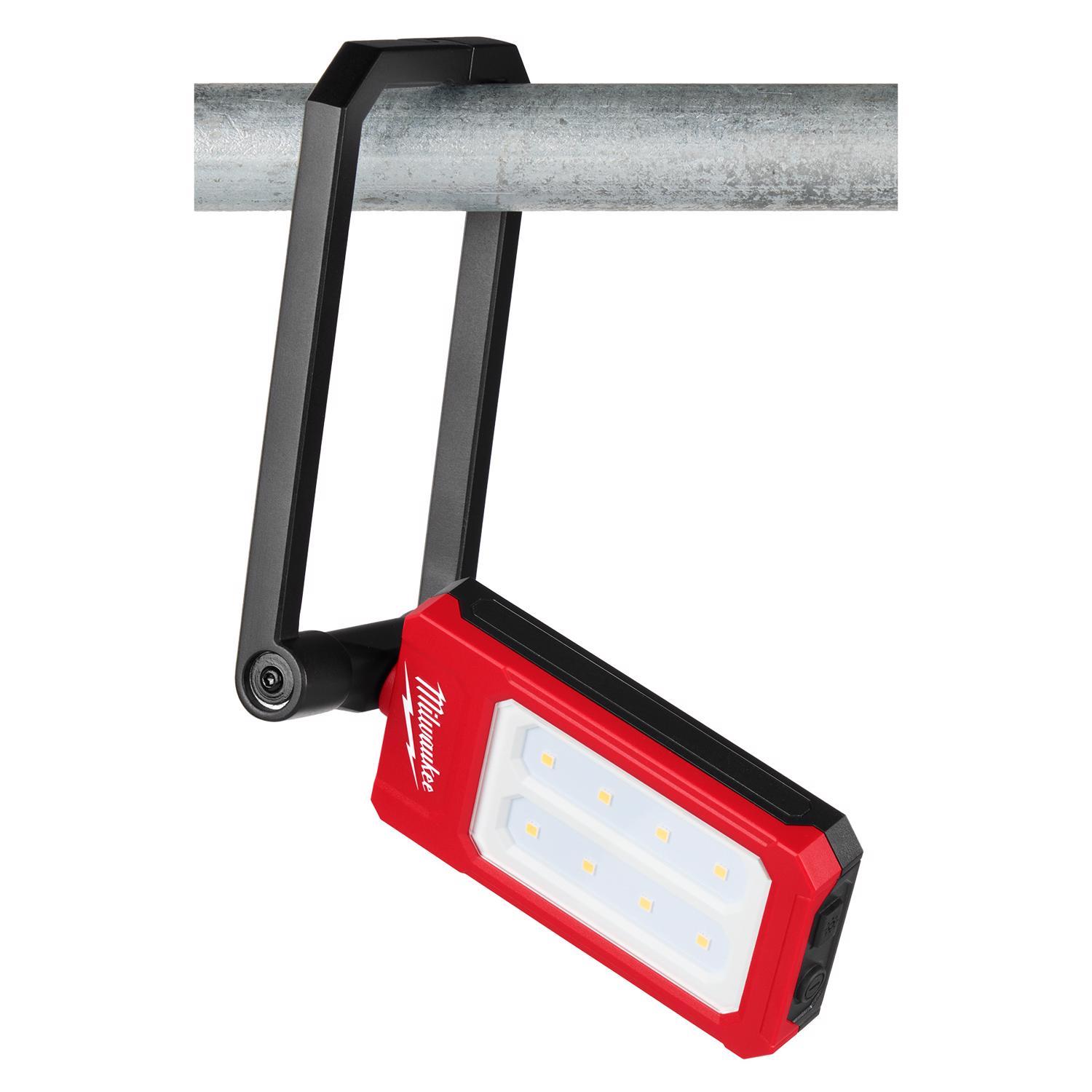 Milwaukee 500 lm Black/Red LED Rechargeable Charge Light