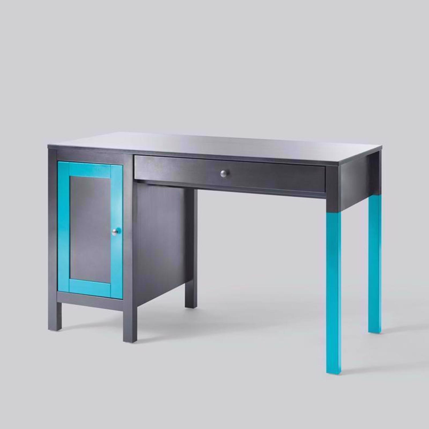 Rust-Oleum Painters Touch Ultra Cover Gloss Dark Gray Water-Based Acrylic Ultra Cover Paint 1 qt