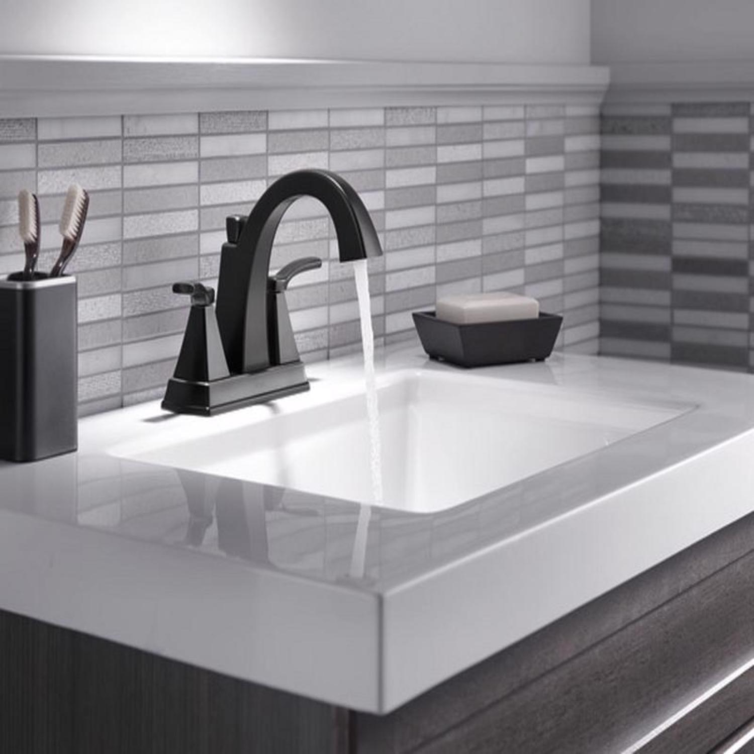 Delta Flynn Matte Black Bathroom Faucet 4 in.