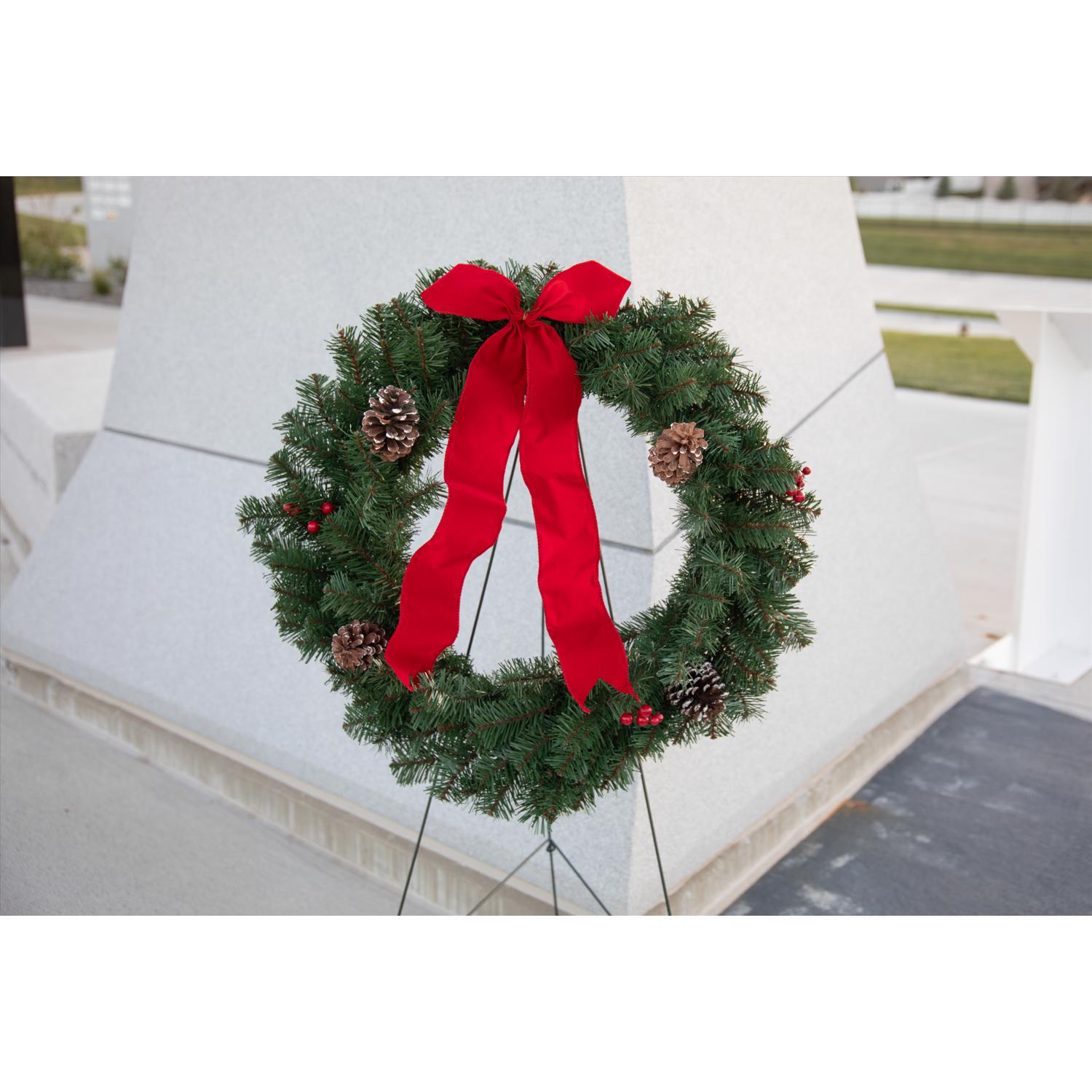 Holiday Bright Lights 30 in. D Memorial Christmas Wreath