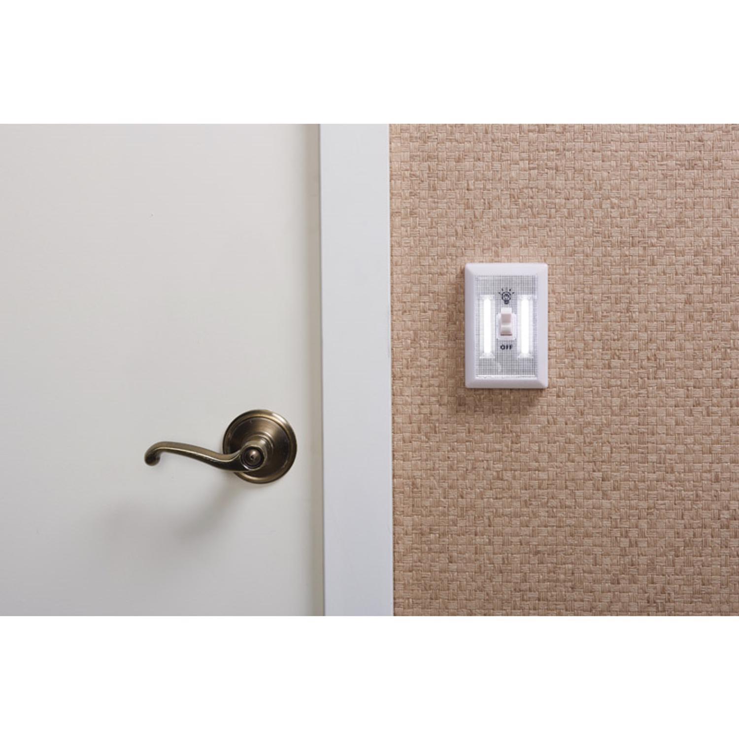 Diamond Visions Automatic/Manual LED Night Light w/ Switch