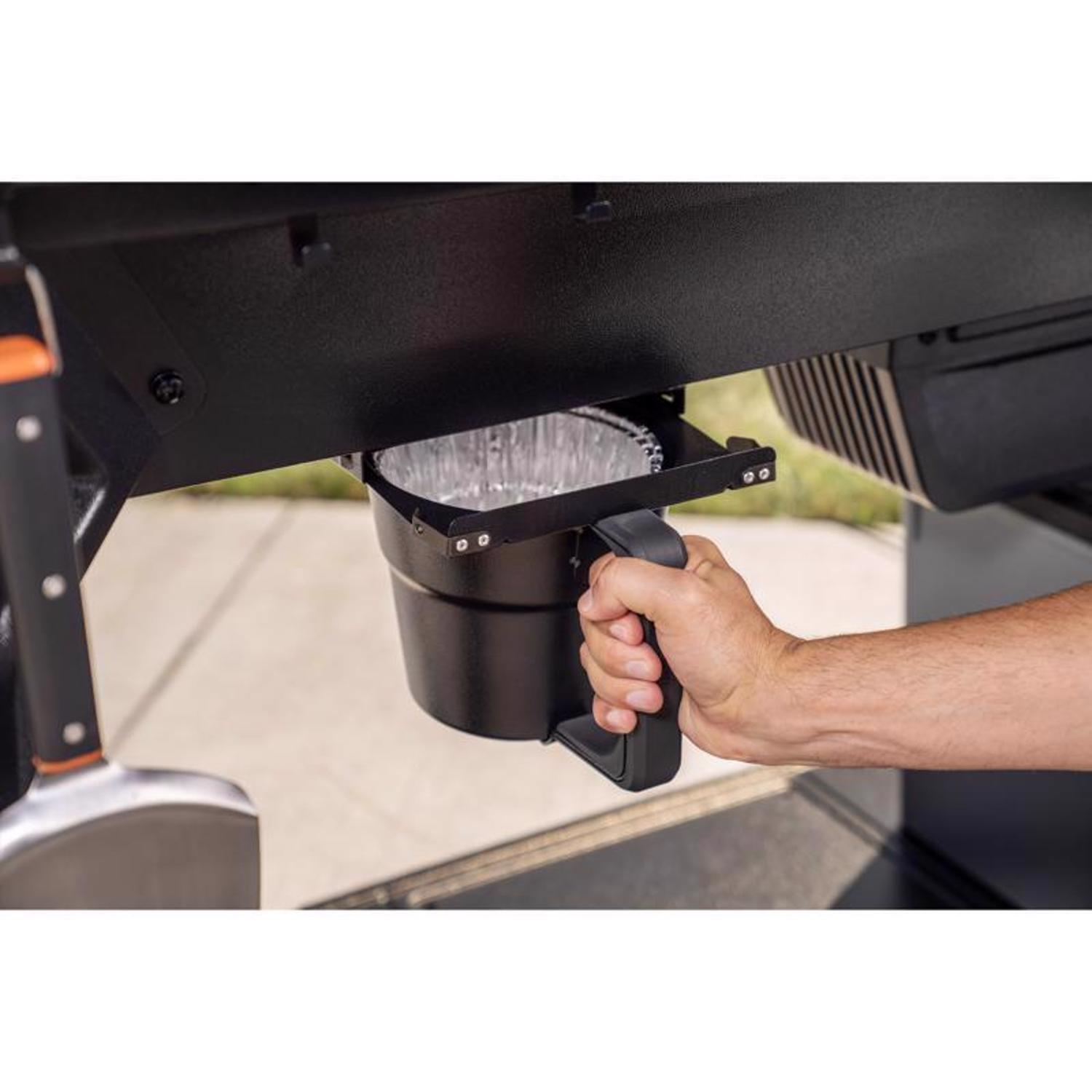 Traeger Woodridge Pro Wood Pellet WiFi Grill Black