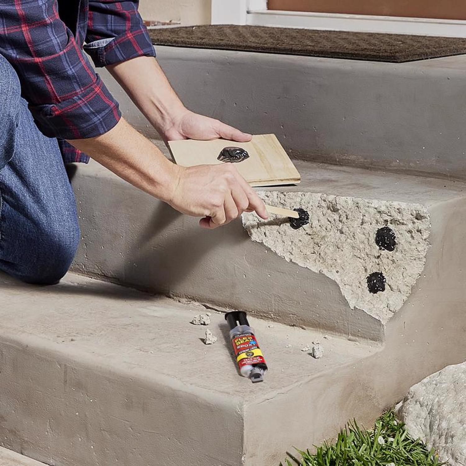 Flex Seal Family of Products Flex Seal Epoxy Extra Strength Epoxy Black Epoxy Syringe 25 ml.